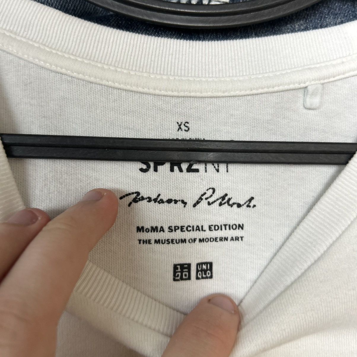 Uniqlo Designer Uniqlo Big Graphic logo Art streetwear tee Size US XS / EU 42 / 0 - 7 Thumbnail