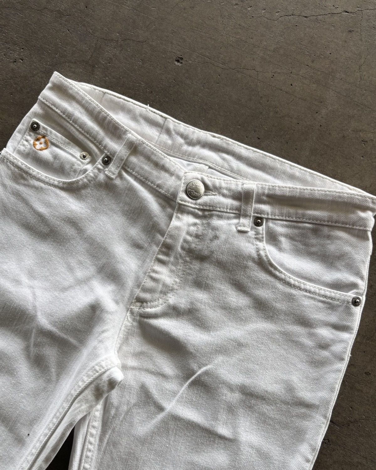 Louis Vuitton Louis Vuitton White Bootcut Jeans Size 26" / US 2 / IT 38 - 3 Thumbnail