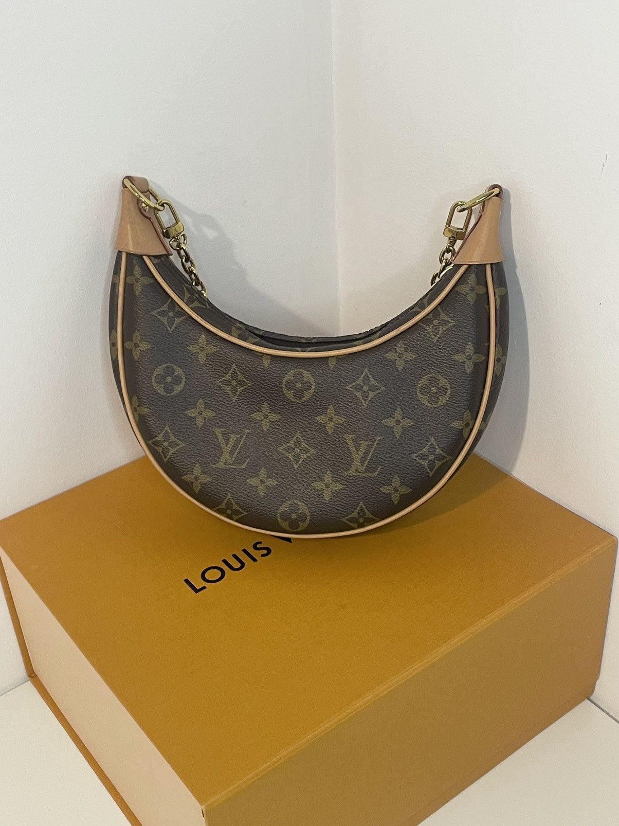 Louis Vuitton Authentic Louis Vuitton Loop PM bag Size ONE SIZE - 3 Thumbnail