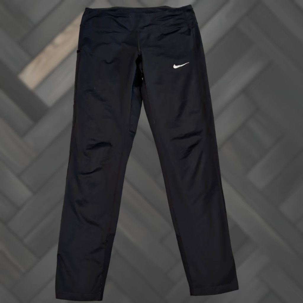 Nike **Nike Women's Medium Black Dri-Fit Yoga Leggings** User: Nike Women's Medium Black Dri-Fit Yoga Leggings Size 32" / US 10 / IT 46 - 1 Thumbnail