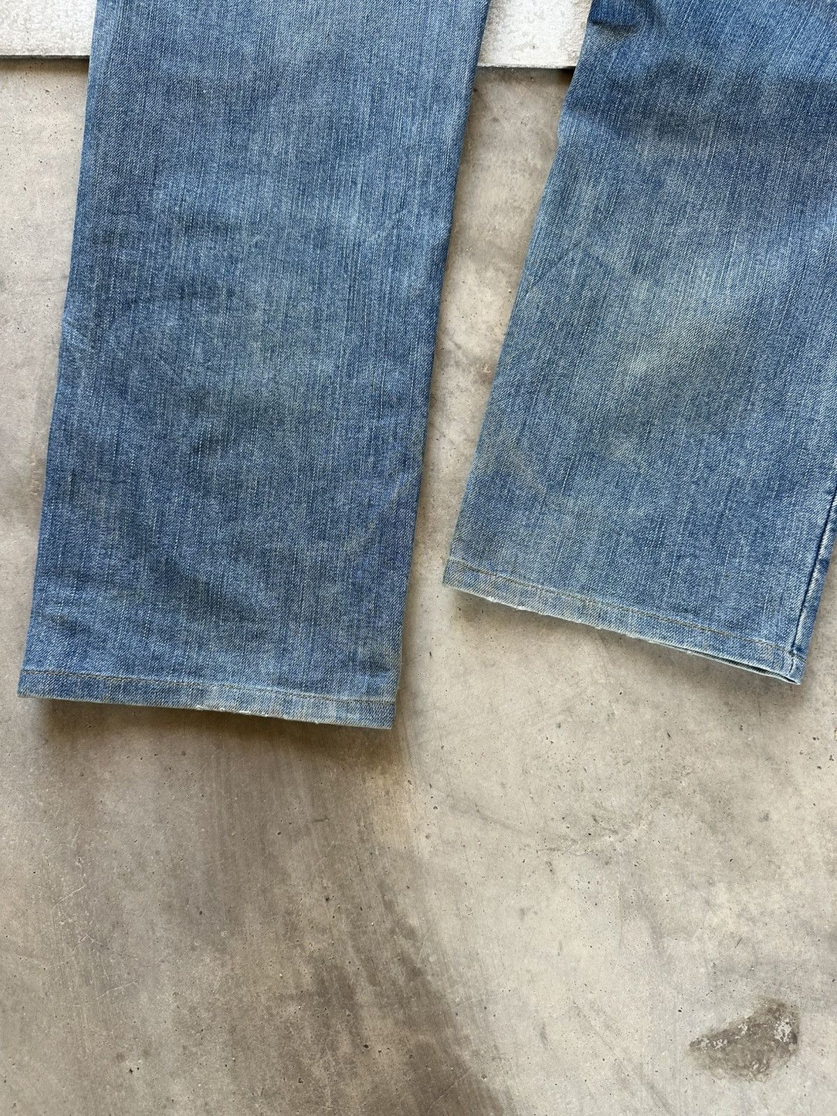 Vintage Vintage UNIQLO Japan Light Washed Distressed Denim Pants W32 Size US 32 / EU 48 - 16 Thumbnail