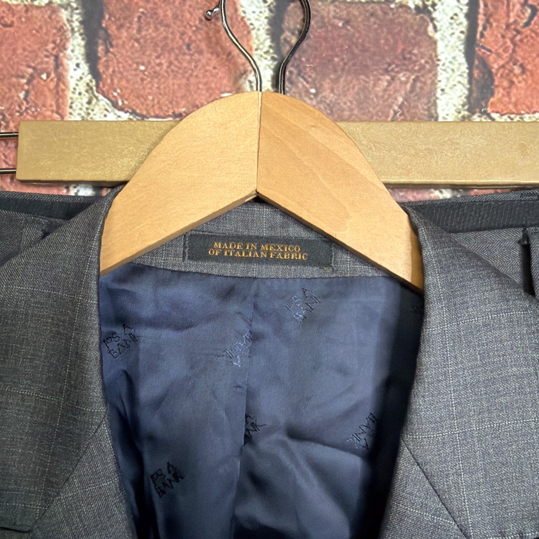 Jos. A. Bank Jos A Bank Reserve Suit Mens 44R Gray 2 Piece Wool Solid Notch Lapel 2-Button Single-Breasted 100% Wool Formal Business Wedding Size 44R - 2 Thumbnail
