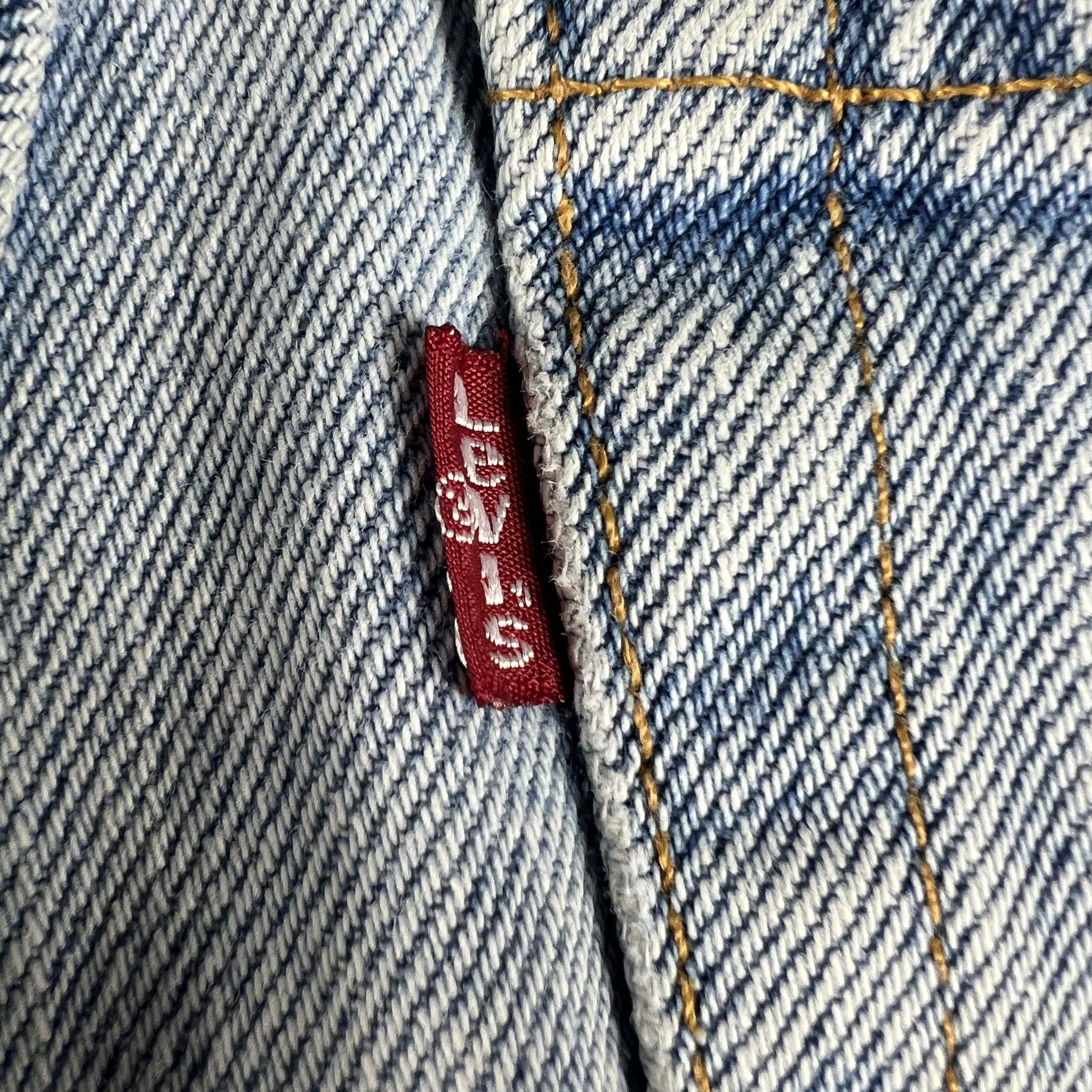 Levi's × Vintage Y2K Levi's Jeans 560 Loose Tapered Light Blue Faded Denim Size US 35 - 12 Thumbnail