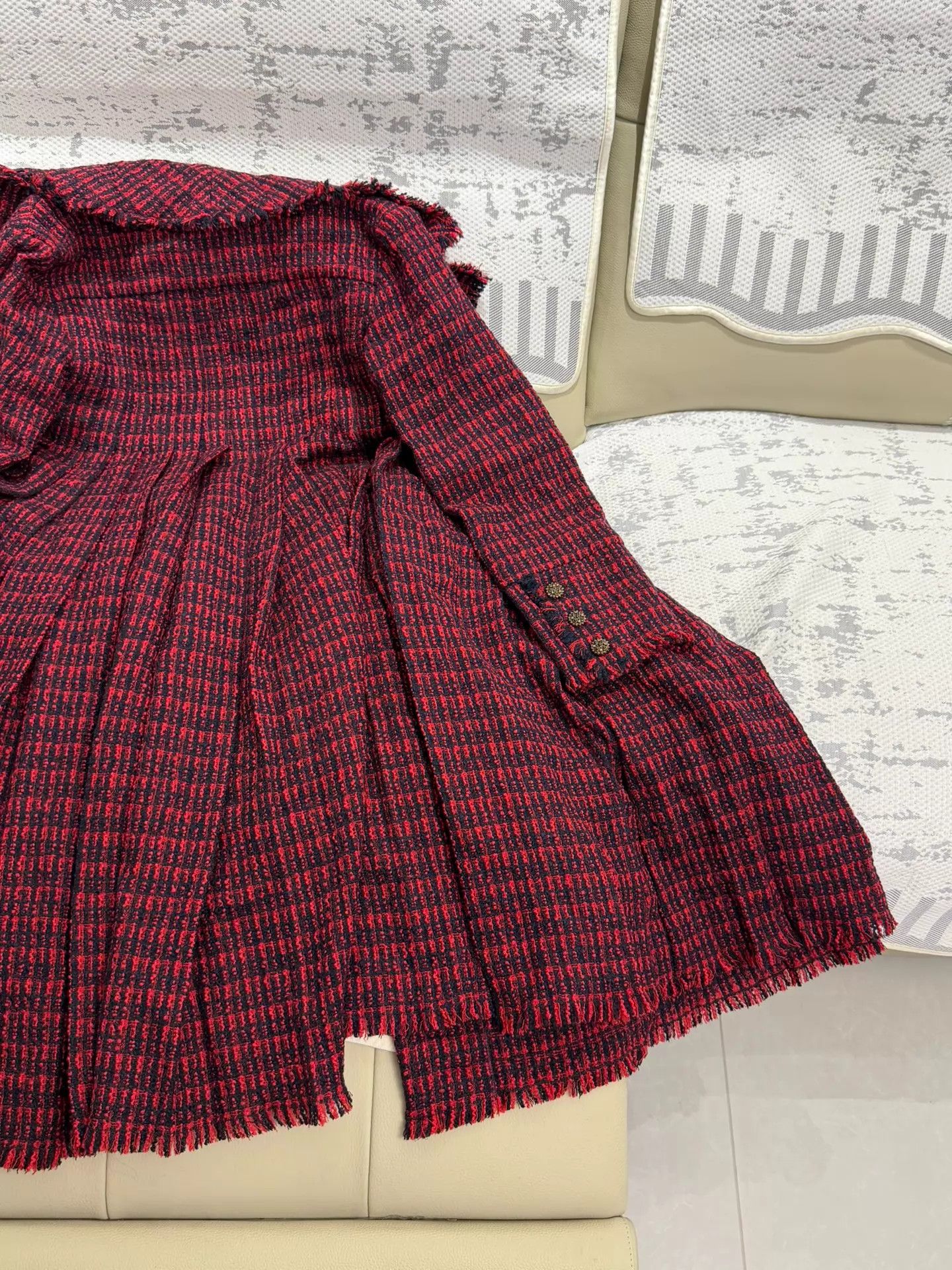 Chanel Chanel Edinburgh Red-Black Woven Lapel Glass Button Coat 38 Size S / US 4 / IT 40 - 8 Thumbnail