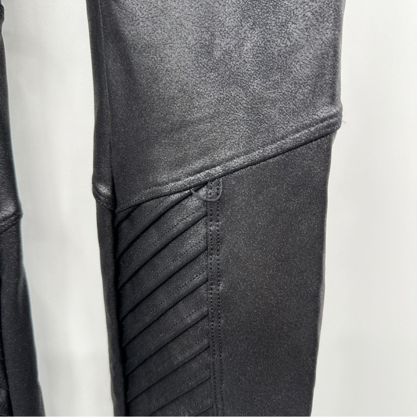 Spanx Spanx Black Faux Leather Moto Mid Rise Shaping Leggings Sz S Size 22" - 10 Thumbnail
