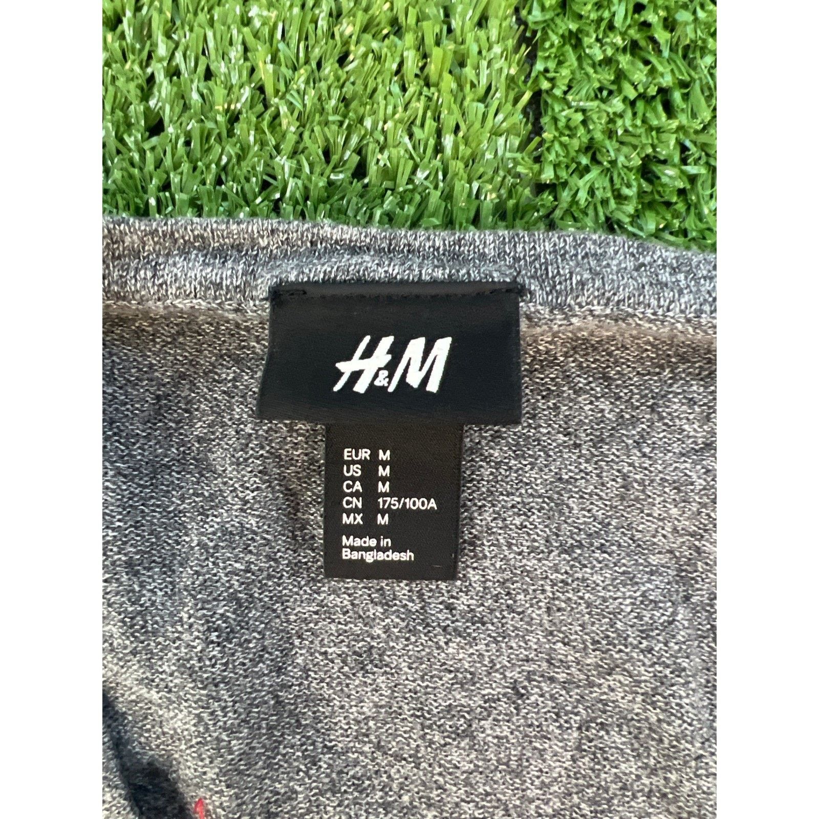 H&M H&M Gray V-Neck Long Sleeve Knit Sweater Mens Medium Size US M / EU 48-50 / 2 - 2 Thumbnail