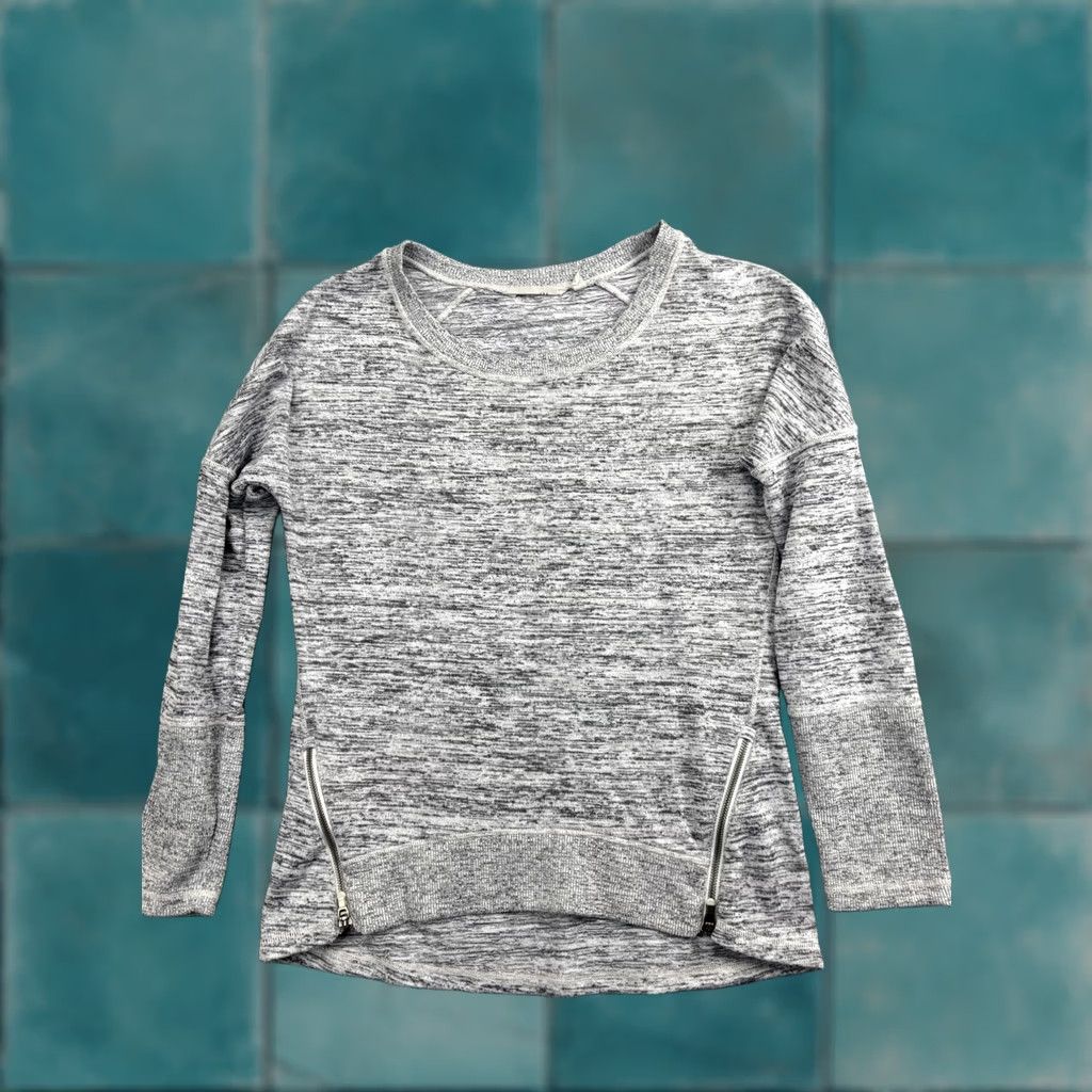 Athleta Athleta Sweatshirt Womens M Gray Heather Zip Pockets Pullover Long Sleeve Crew Neck Size M / US 6-8 / IT 42-44 - 1 Thumbnail