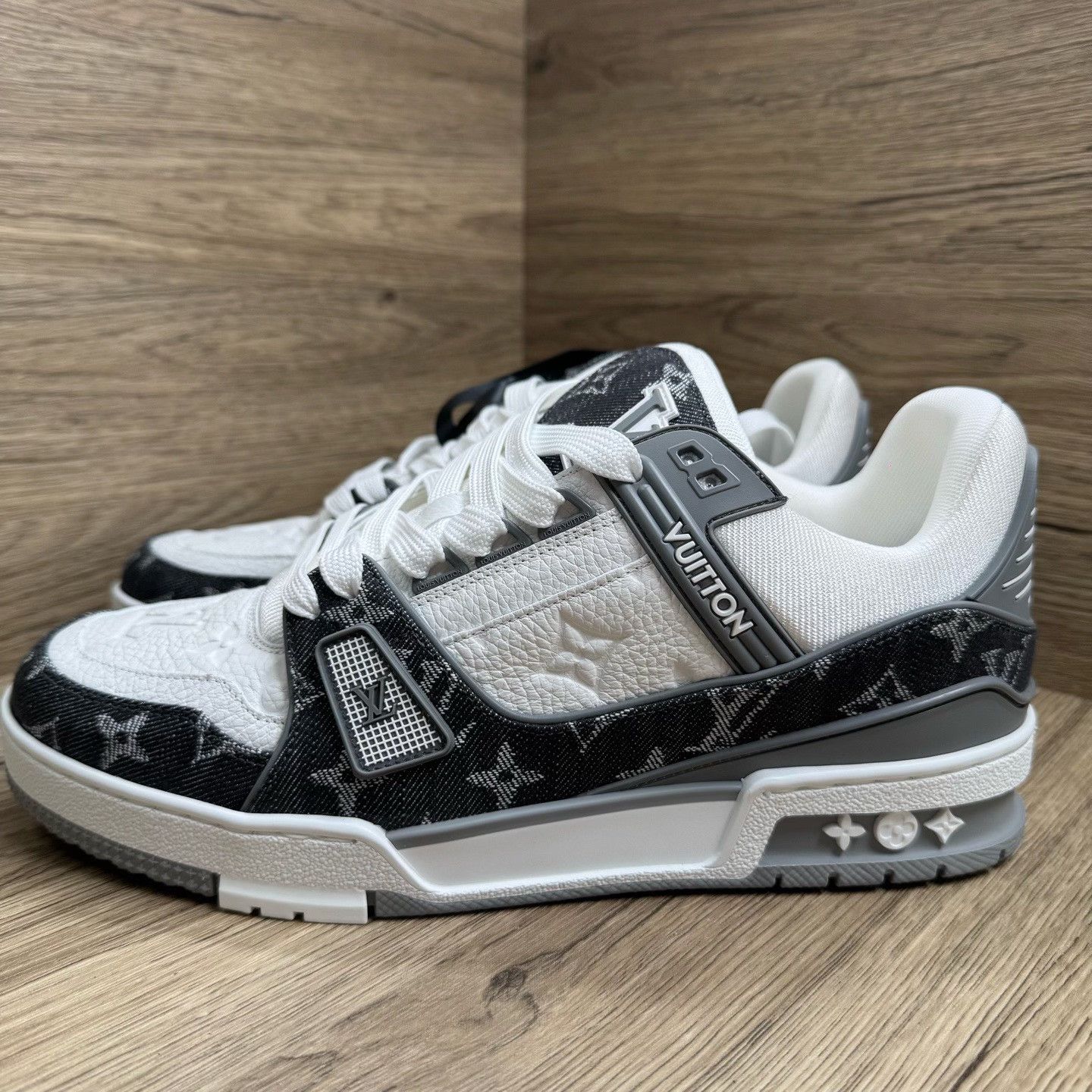 Louis Vuitton Louis Vuitton Training Denim White Lowtop Sneakers 7 Men Size US 7 / EU 40 - 1 Thumbnail