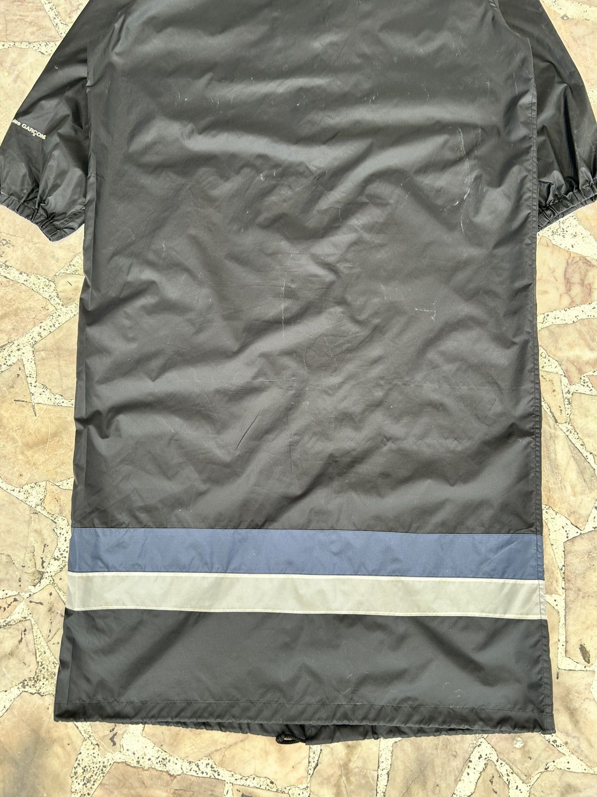 Comme des Garcons Cdg black raincoat spellout on wrist Size US L / EU 52-54 / 3 - 13 Thumbnail