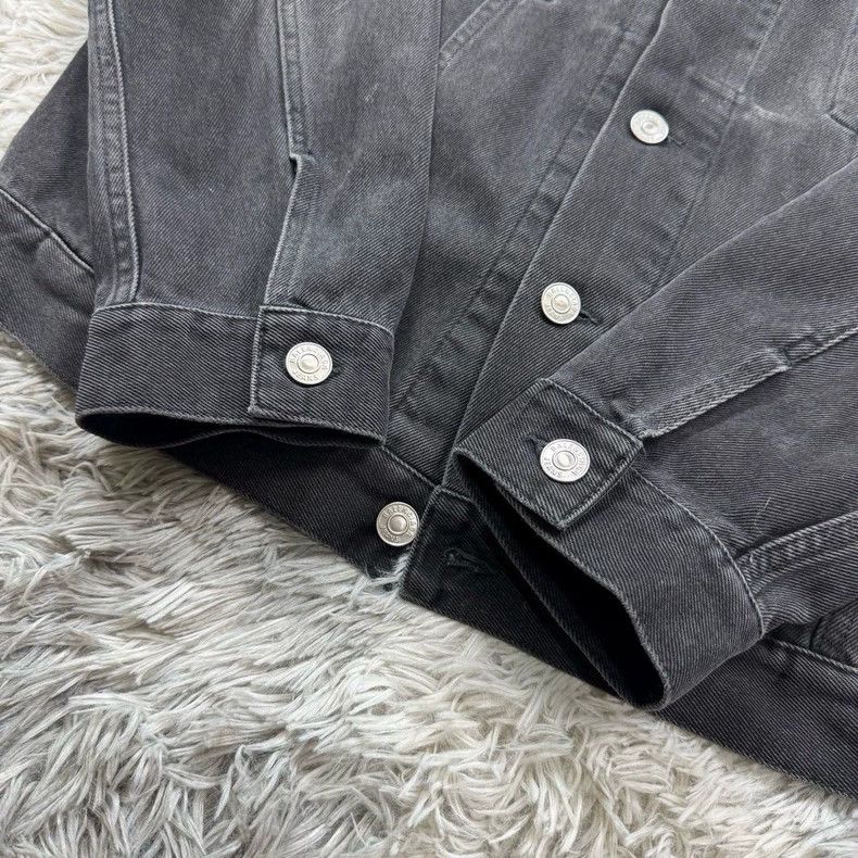 Balenciaga Balenciaga Embroidered denim jacket with back label Size US S / EU 44-46 / 1 - 4 Thumbnail