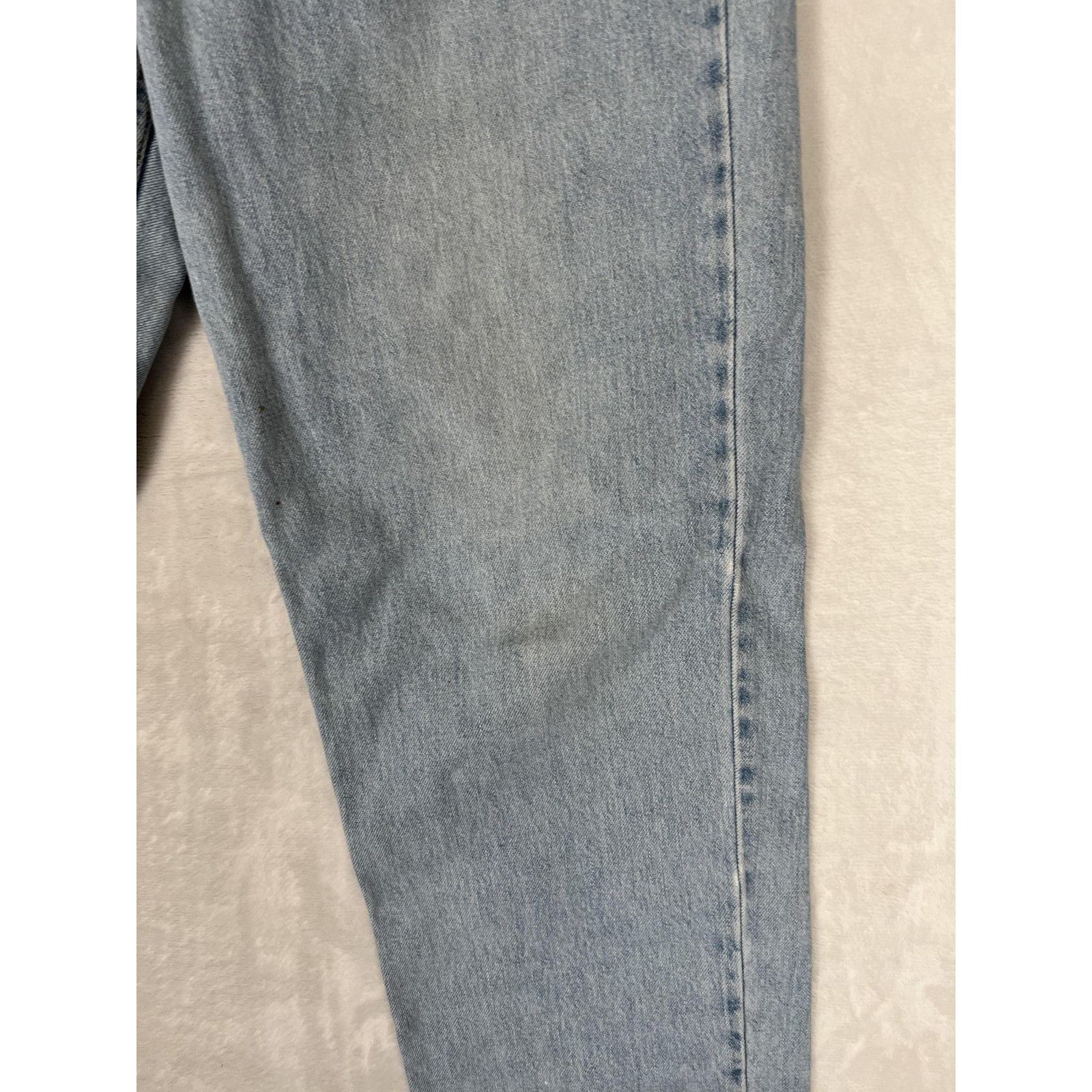 Levi's VTG Levis 550 Jeans Mens 36x34 Blue Light Wash Relaxed Fit T Size US 36 / EU 52 - 4 Thumbnail