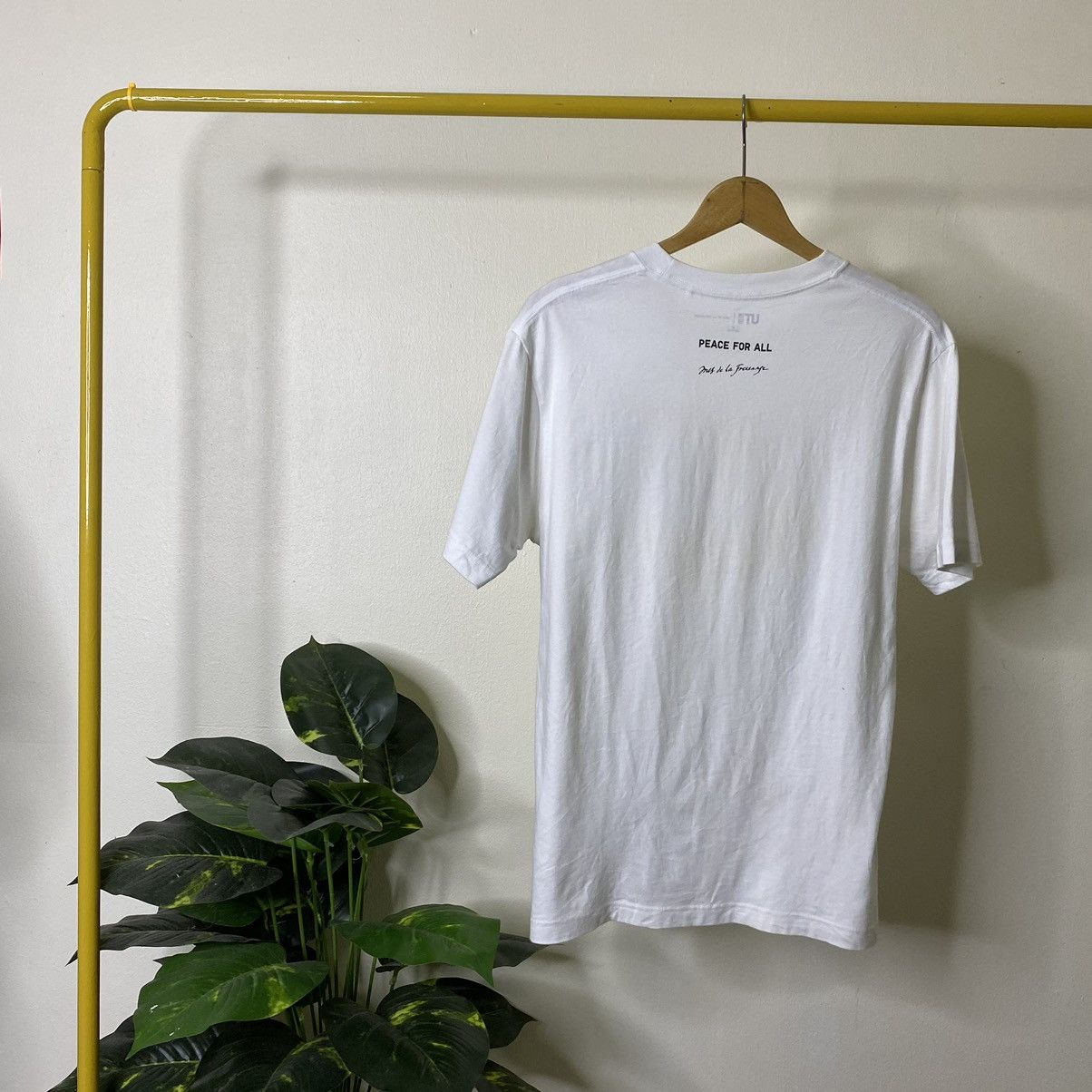Designer × Japanese Brand Ines De La Fressange x Uniqlo Peace For All T Shirt Size US M / EU 48-50 / 2 - 7 Thumbnail