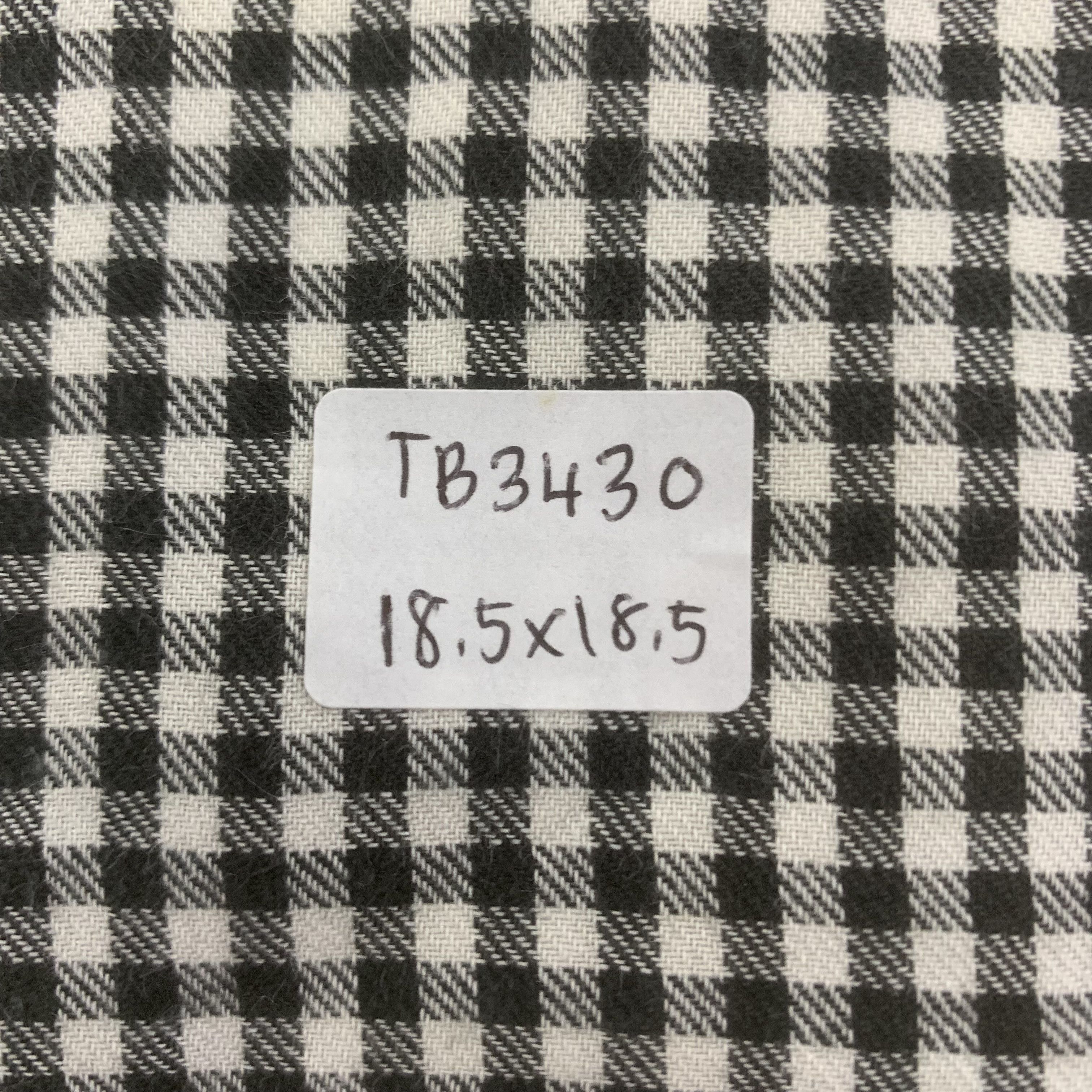 Burberry Burberry Handkerchief Bandana Neckerchief TB3430 Size ONE SIZE - 5 Thumbnail