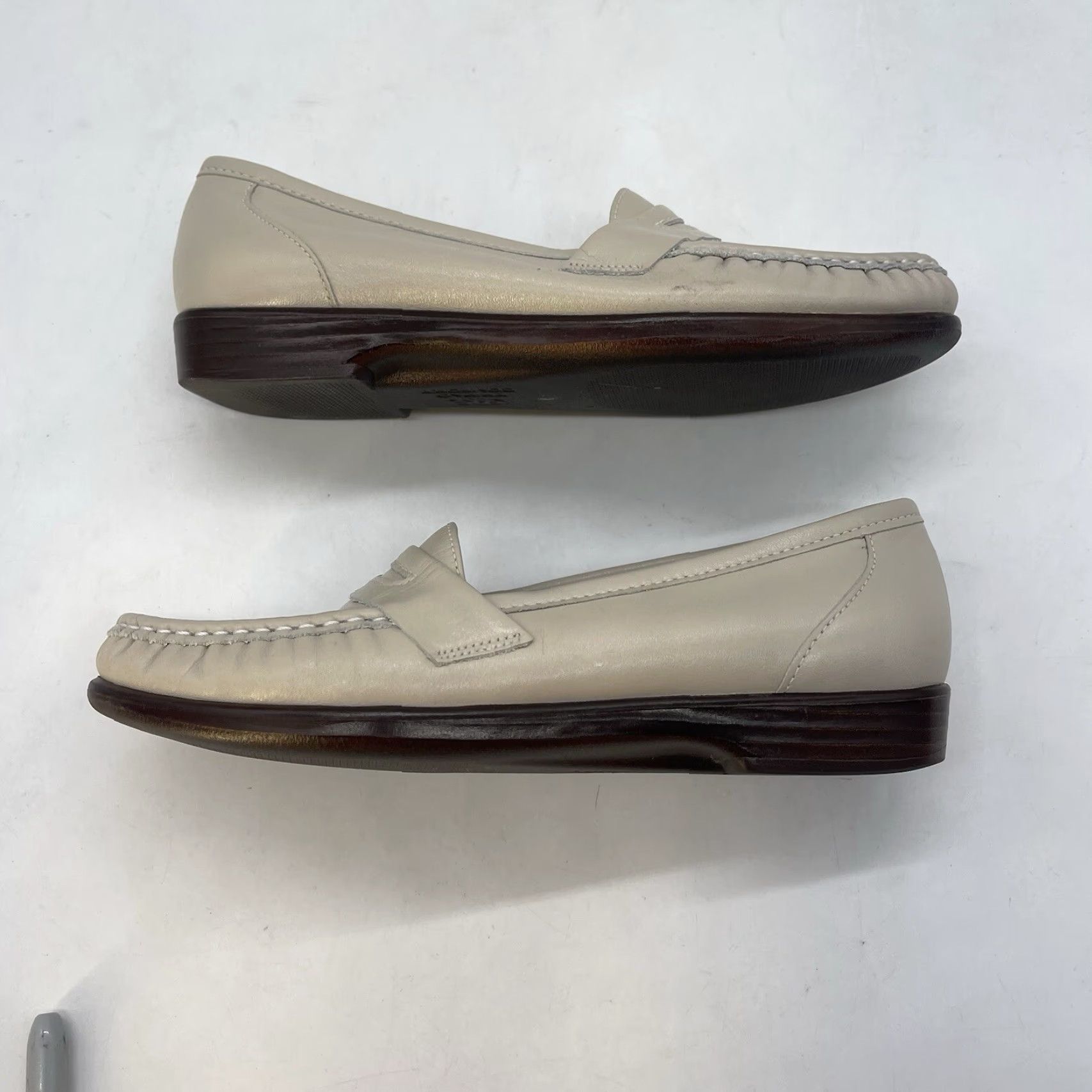 SAS SAS Womens Wink Penny Loafer Slip On Flats Size 7 N Leather Ivory Cream Casual Business Fashion Flat Shoes Size US 7 / IT 37 - 2 Thumbnail