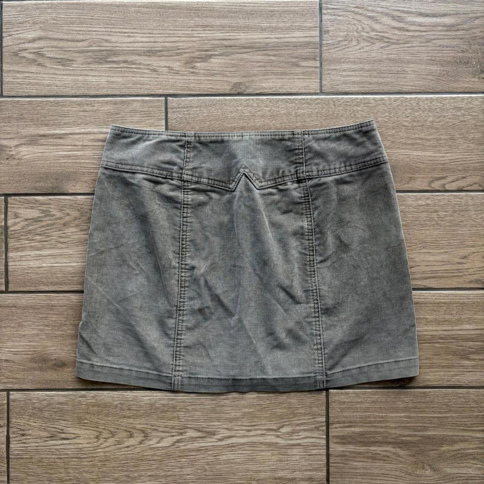 Gap Y2K Forest Green Gap Corduroy Grunge Mini Button Front Skirt Size 30" / US 8 / IT 44 - 5 Thumbnail