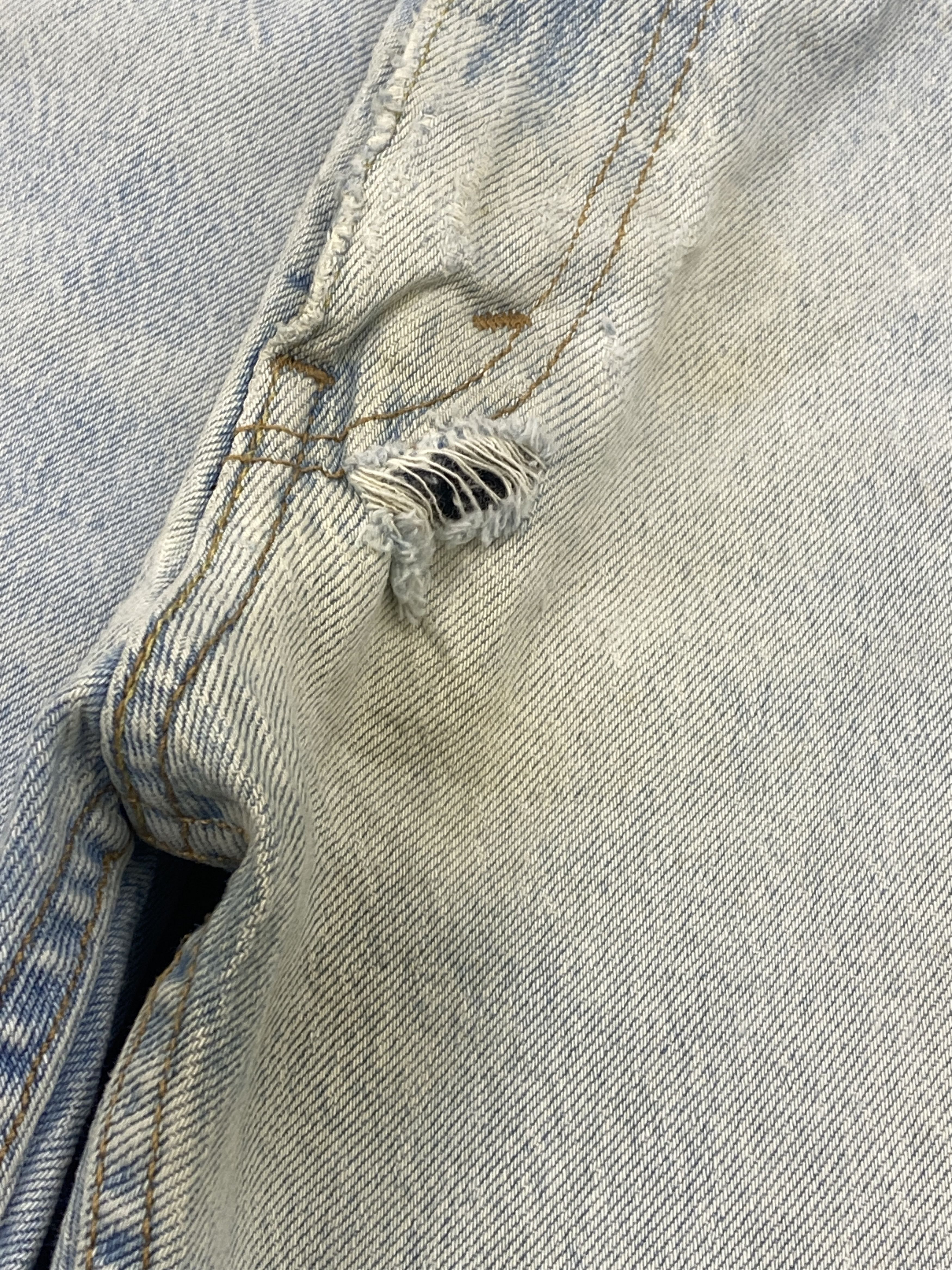 Levi's × Vintage Vintage Levi's 505 Light Washed Stained Jeans DP2653 Size US 34 / EU 50 - 8 Thumbnail