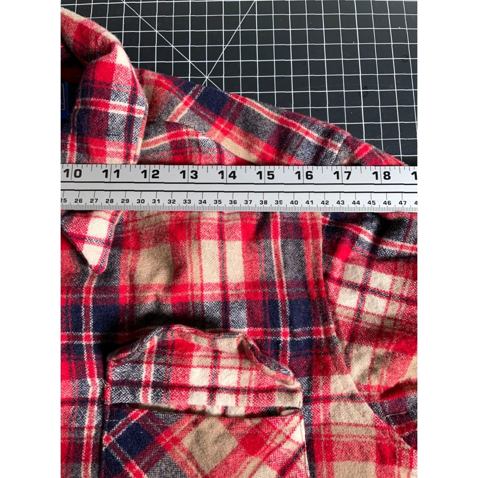 Pendleton VINTAGE Pendleton Wool Flannel Shirt Mens Large Red Beige Plaid USA 70s Loop Collar Button-Up Long Sleeve Collared Shirt Size US L / EU 52-54 / 3 - 7 Thumbnail