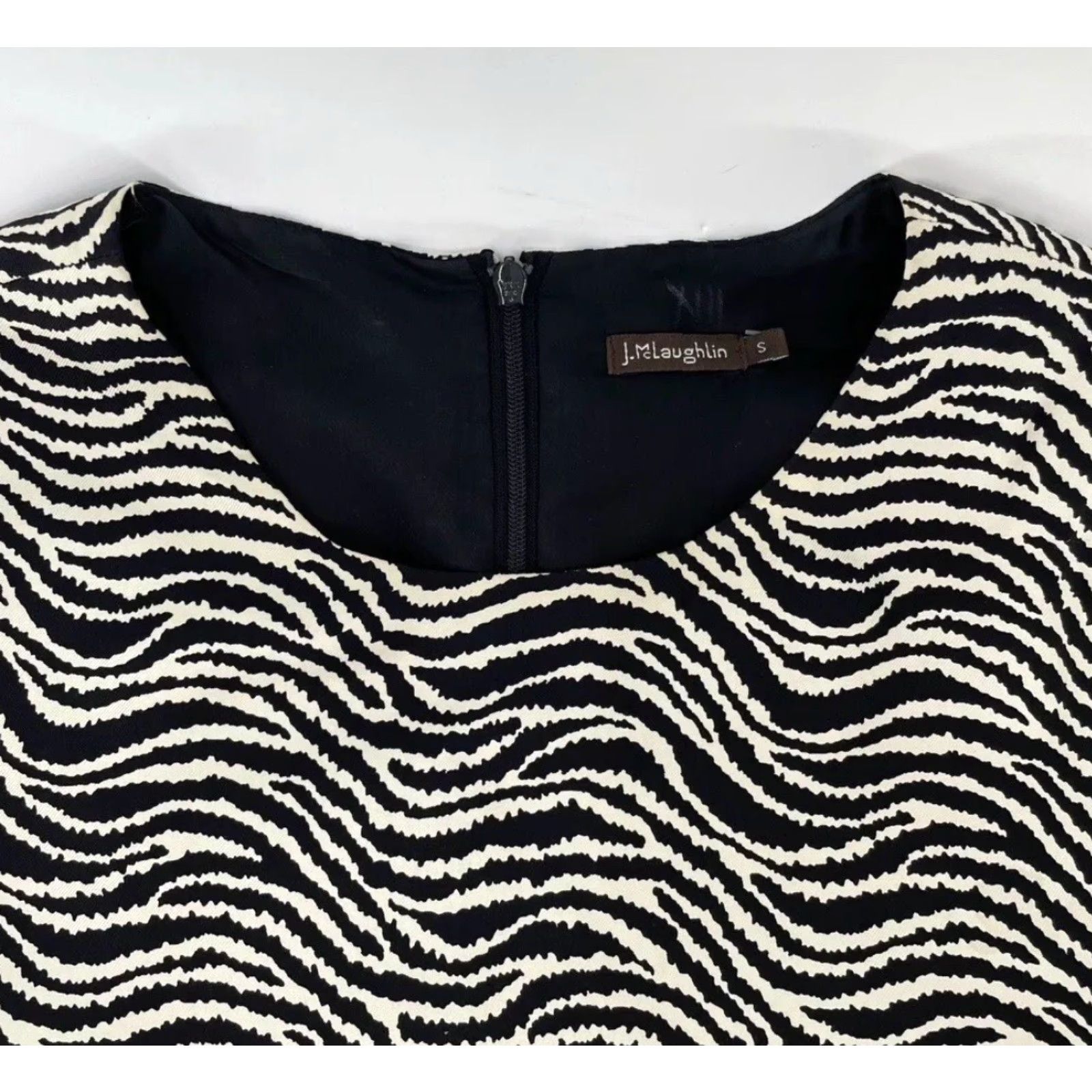 J.McLaughlin J.McLaughlin Dress Women Silk Zebra Print A-Line Knee Length Short Sleeve Black Size Small 8 Satin Lined Vintage No N/A Size M / US 6-8 / IT 42-44 - 4 Thumbnail