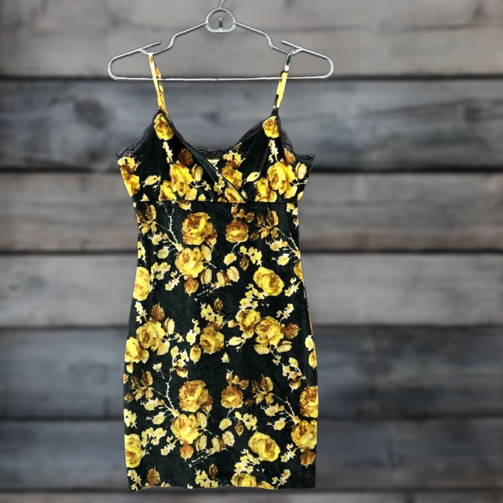 Urban Outfitters VINTAGE? No. Size S / US 4 / IT 40 - 1 Thumbnail