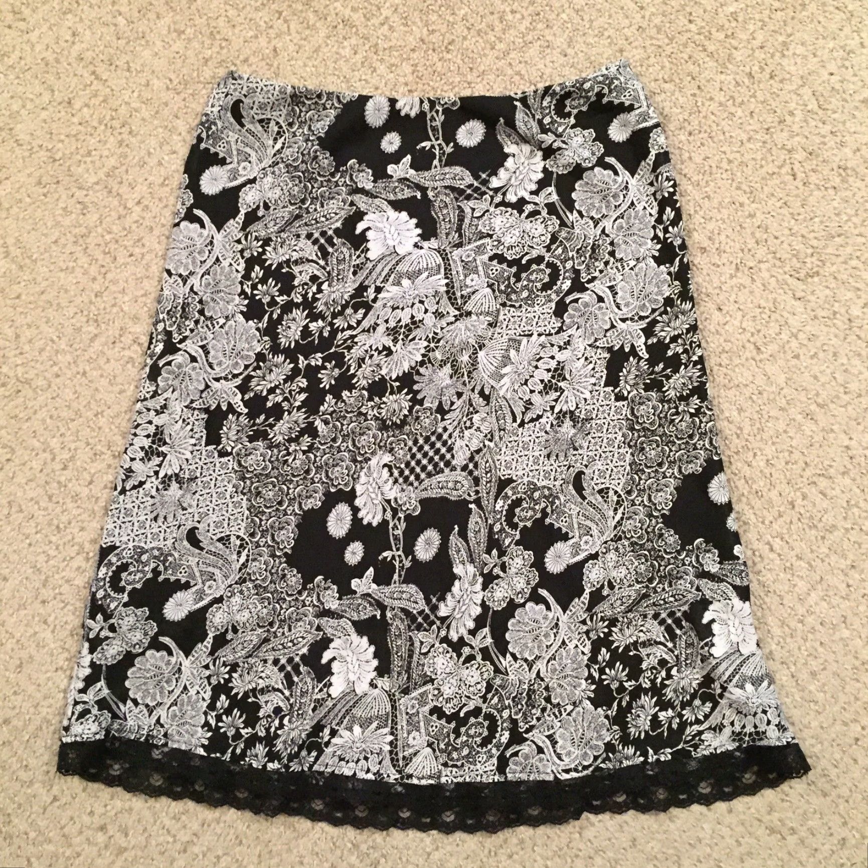 Vintage Soft Works Skirt Midi Black Floral A-Line Elastic Waist Lined Pull On Size 10 Women Size 32" / US 10 / IT 46 - 6 Thumbnail
