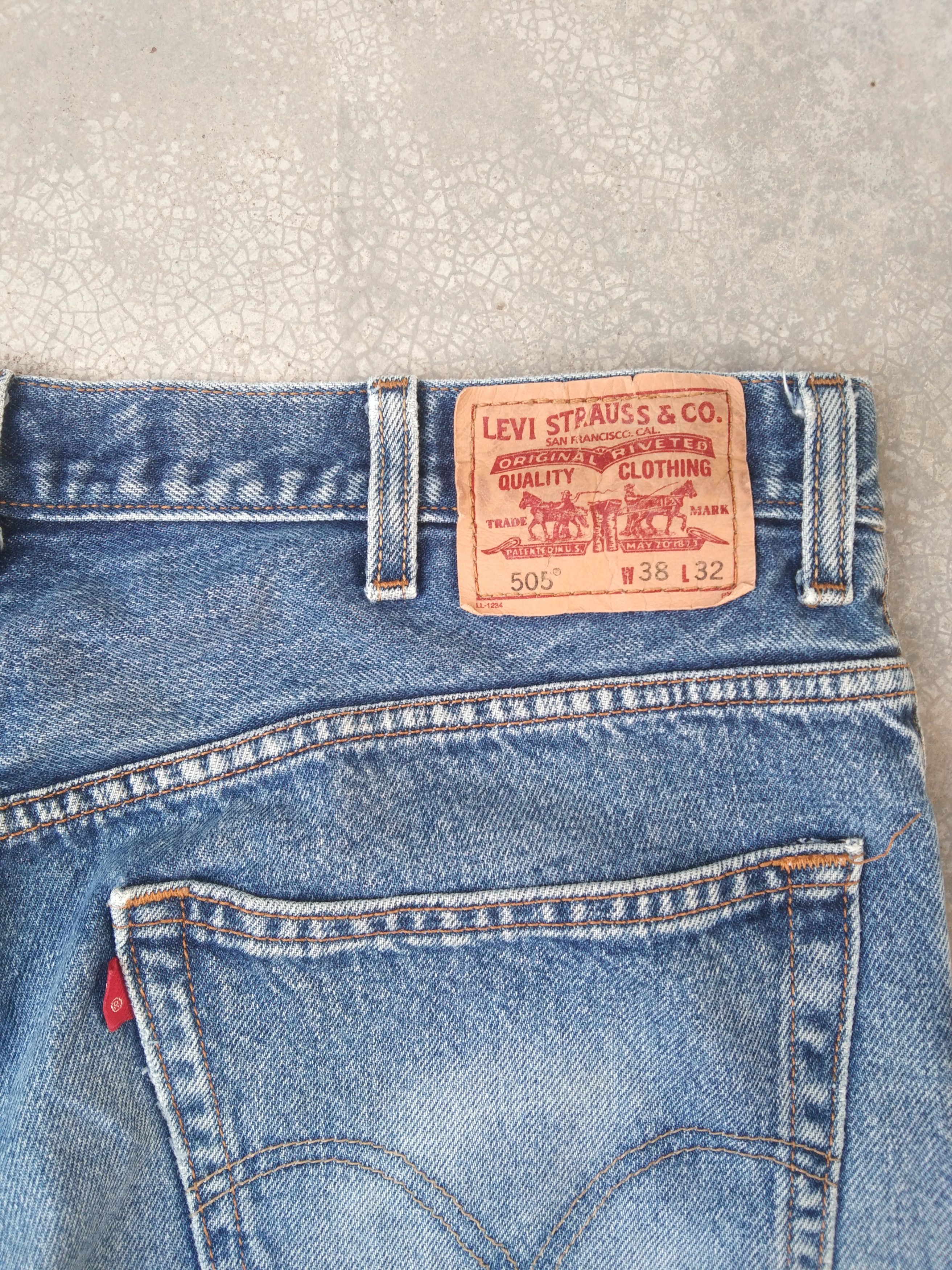 Jean × Levi's × Vintage Vintage Levis Jeans 505 Distressed Denim 38x32 Size US 38 / EU 54 - 3 Thumbnail