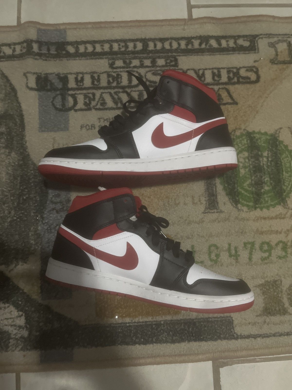 Jordan Brand jordan 1 mid Size US 9 / EU 42 - 1 Thumbnail