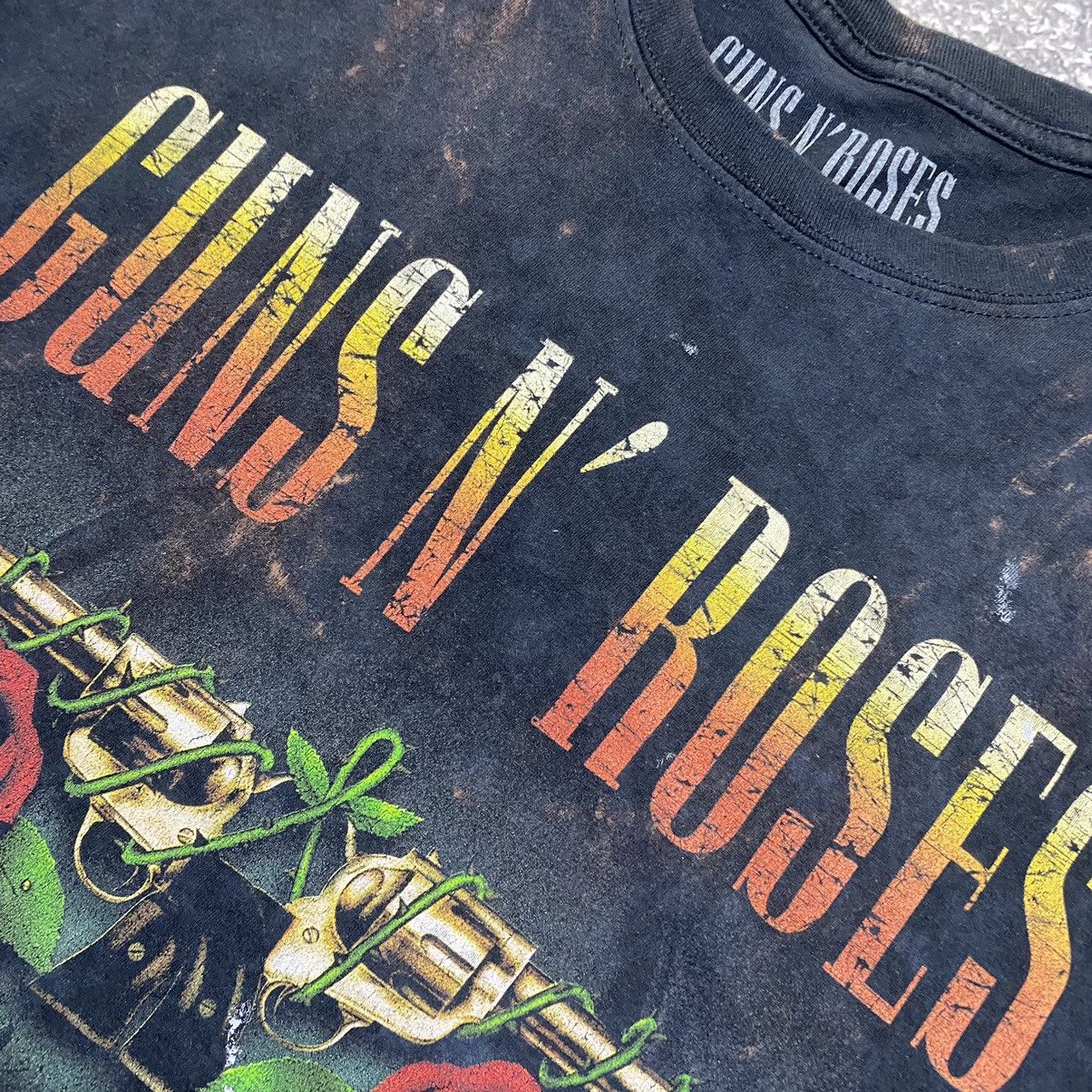 Band Tees Vintage Guns N Roses 2021 Big Graphic logo rock band tee Size US L / EU 52-54 / 3 - 3 Thumbnail