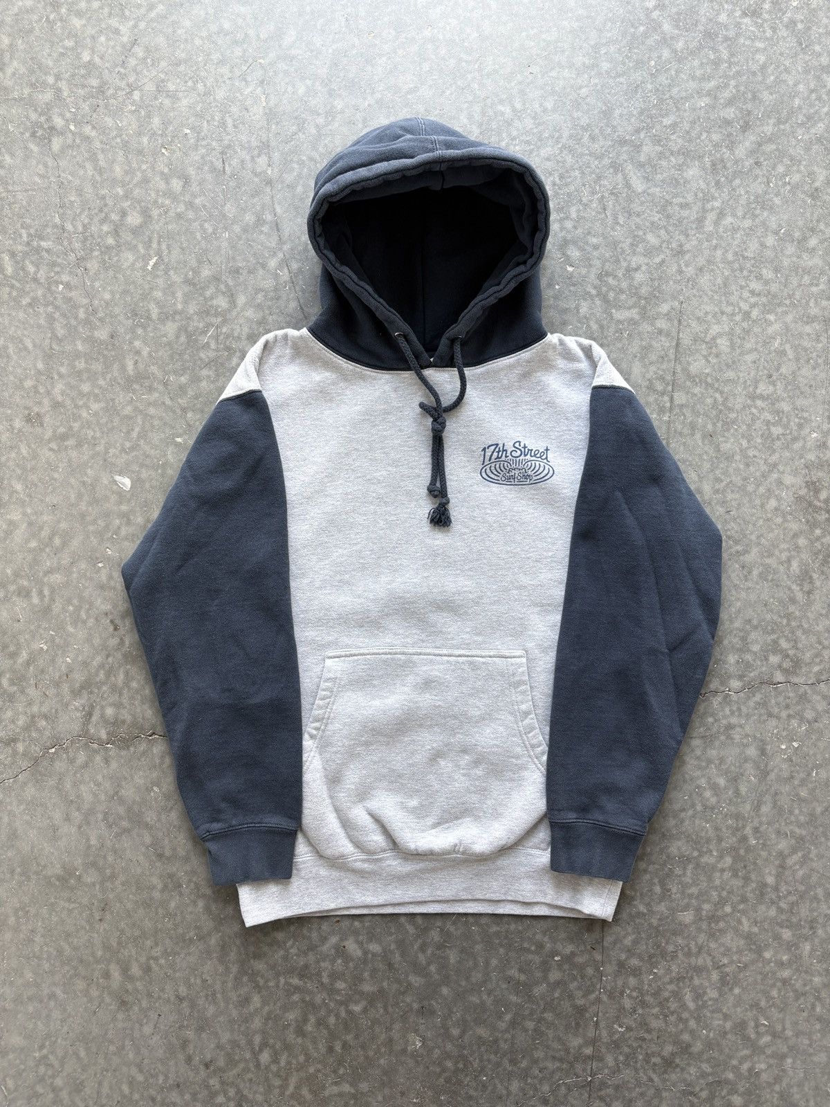 Vintage Vintage Y2K 17th Street Surf Shop Hoodie Size US M / EU 48-50 / 2 - 1 Thumbnail