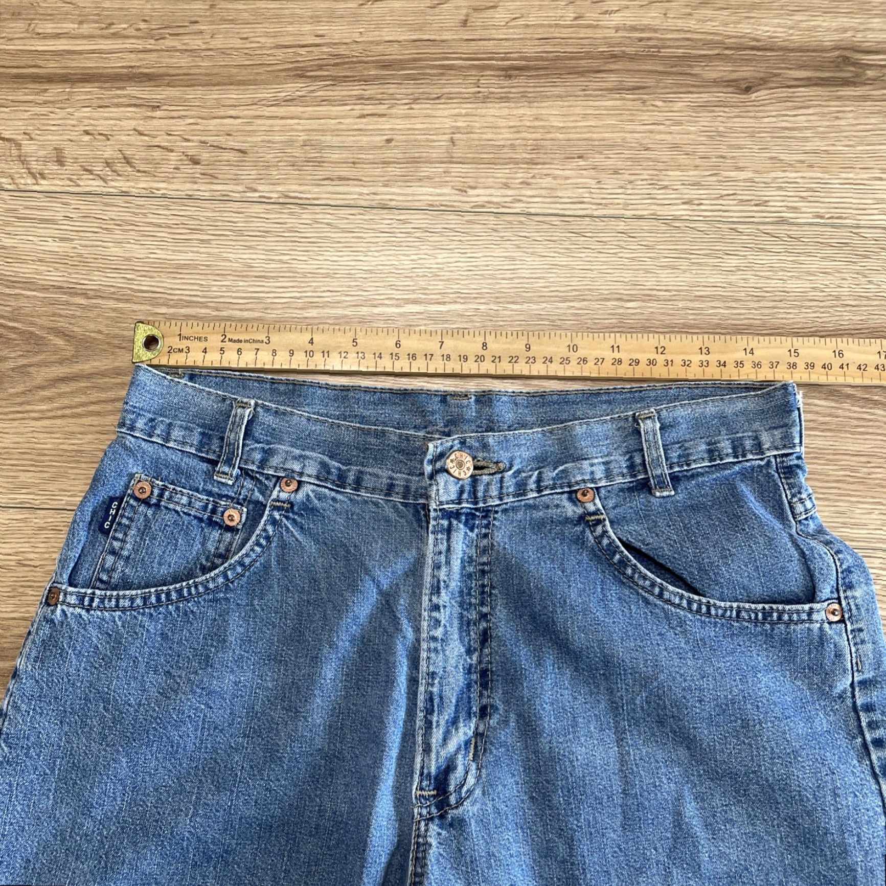 Vintage VINTAGE CHIC Mom Jean Shorts Juniors 9 High Rise Blue Denim Womens Size 30" / US 8 / IT 44 - 3 Thumbnail