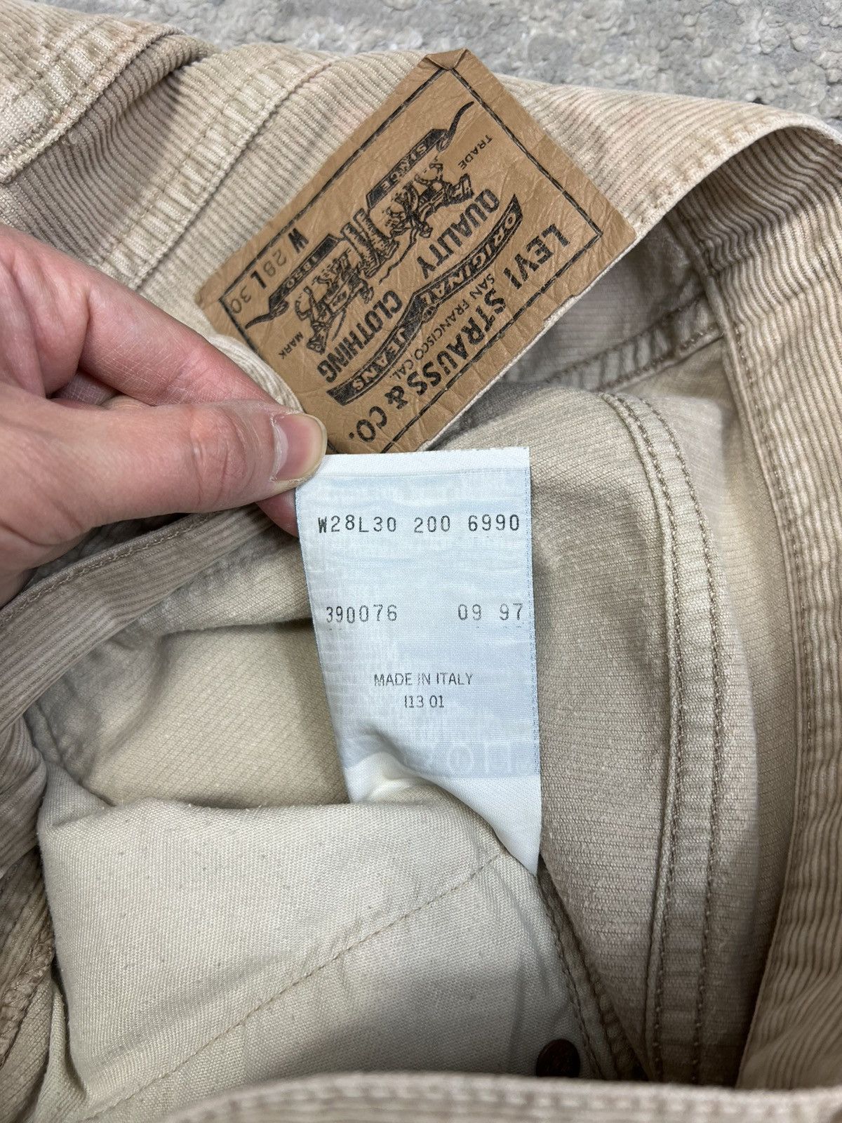 Levi's Unique Levi's White Tab Corduroy Pants Size 26" / US 2 / IT 38 - 4 Thumbnail