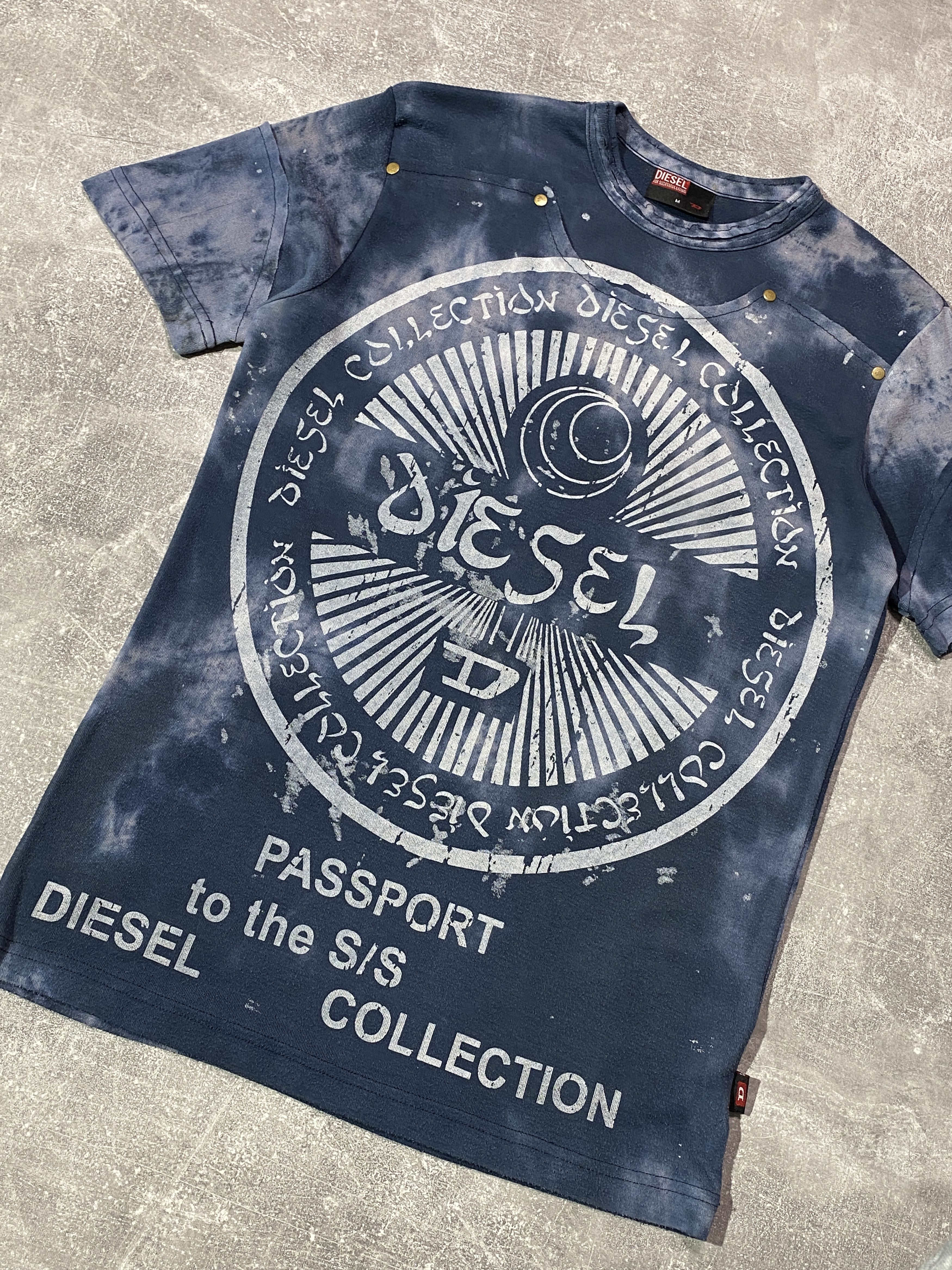 If Six Was Nine Vintage Y2K DIESEL PASSPORT S/S COLLECTION T-SHIRT Size US M / EU 48-50 / 2 - 1 Thumbnail