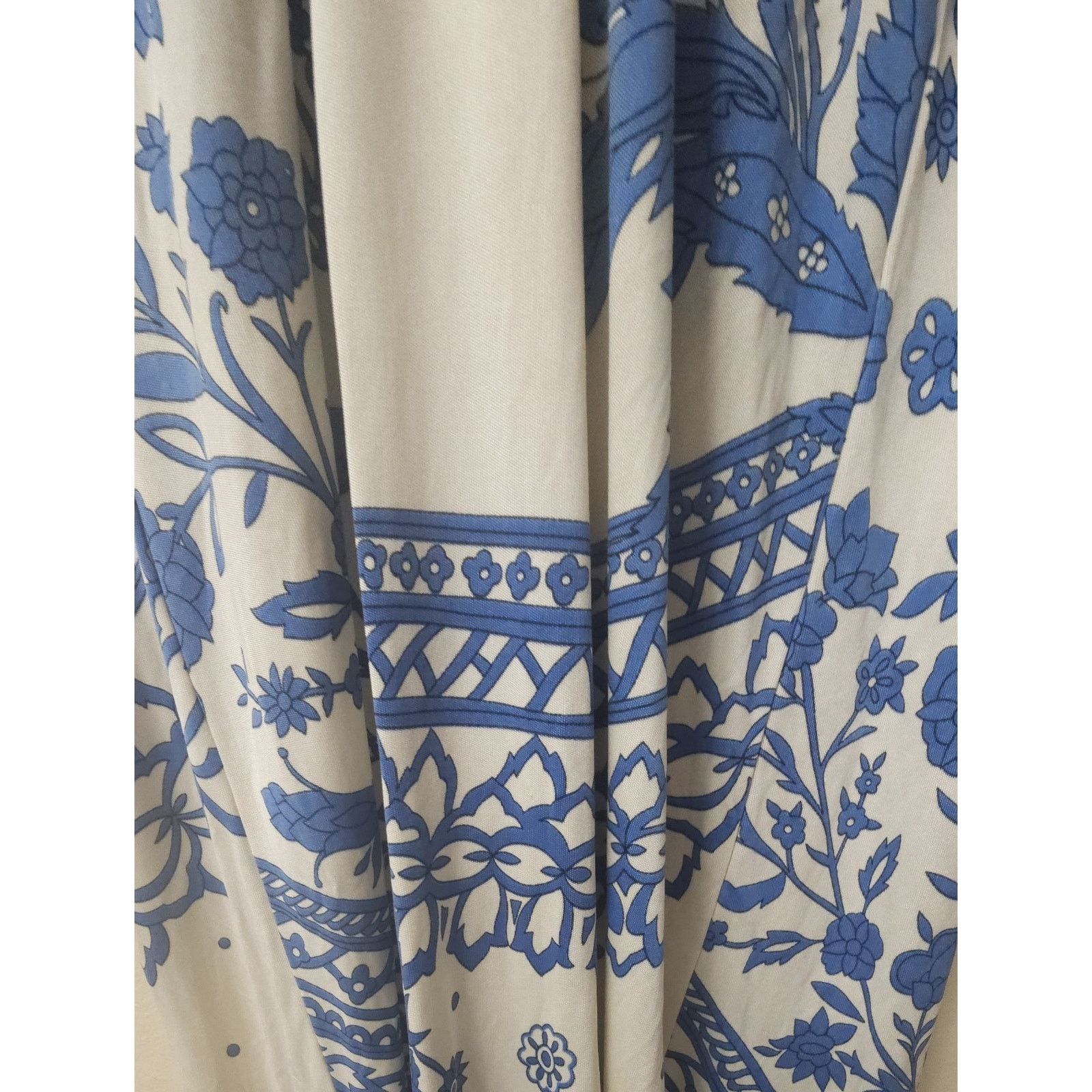 Alice + Olivia Alice + Olivia Silk Blue Floral A-Line Hatler Maxi Dress M Size M / US 6-8 / IT 42-44 - 2 Thumbnail