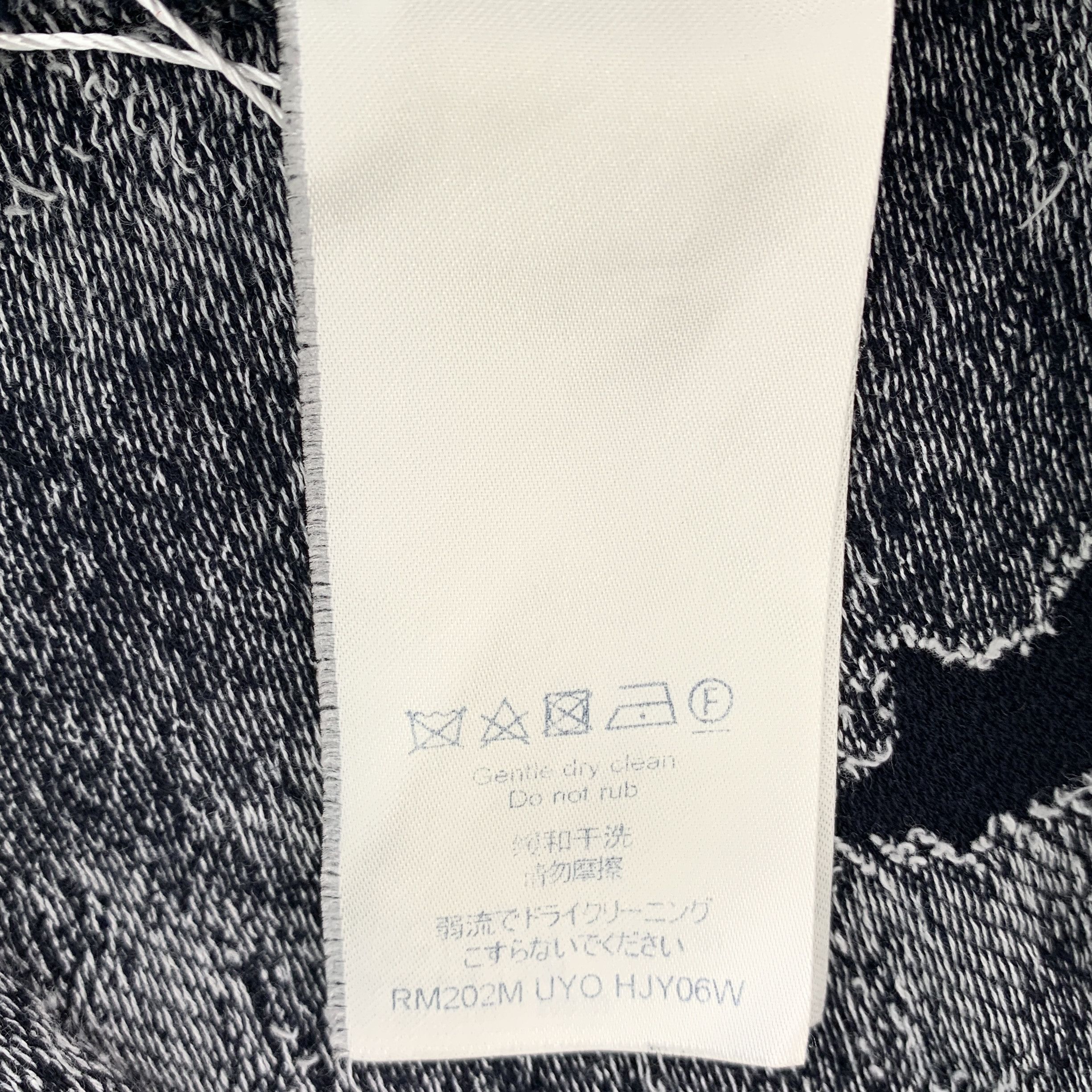 Louis Vuitton Louis Vuitton Neck T-Shirt (Size XS) Size US XS / EU 42 / 0 - 4 Thumbnail