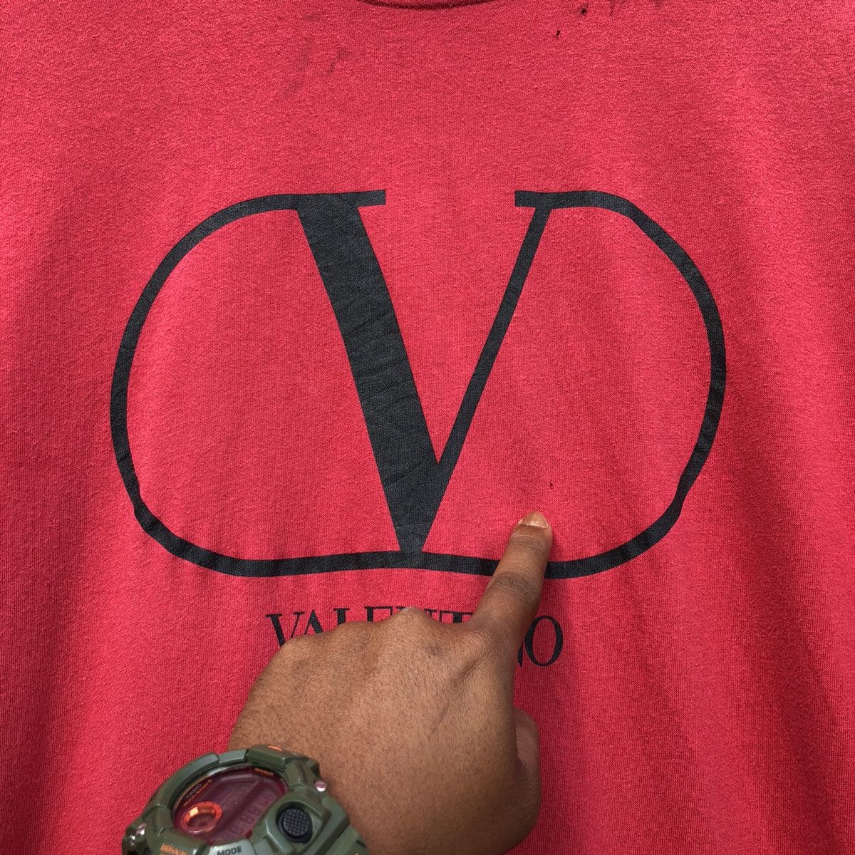 Valentino 🔥Steals🔥 Vintage 90s Faded VELENTINO Over Saiz Tshirt Size US M / EU 48-50 / 2 - 3 Thumbnail