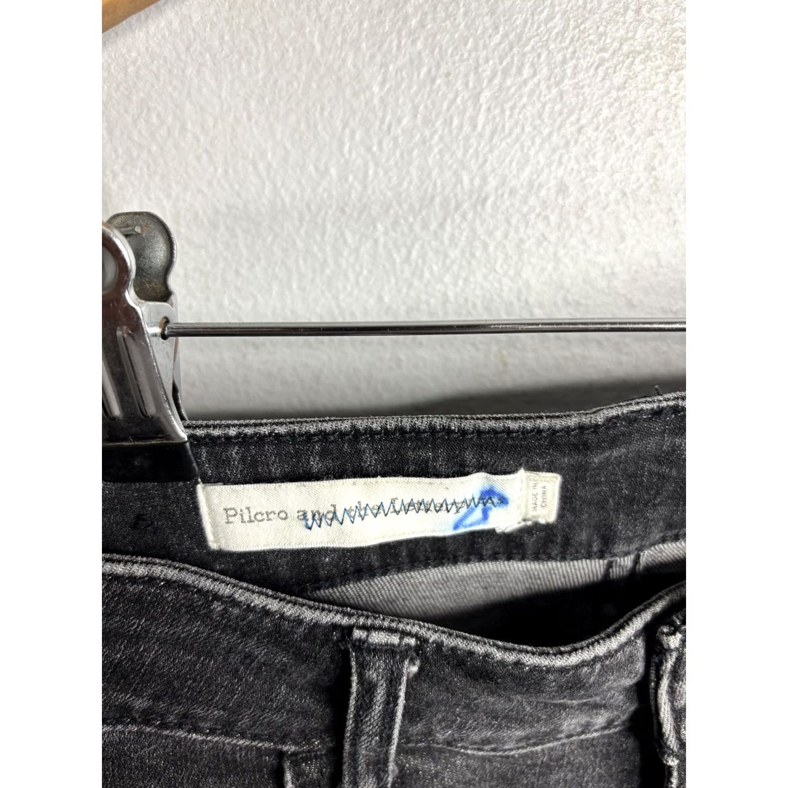 Vintage Pilcro and the Letterpress Jeans Womens 26 Black High Rise Flare Raw Hem Denim Size 26" / US 2 / IT 38 - 4 Thumbnail