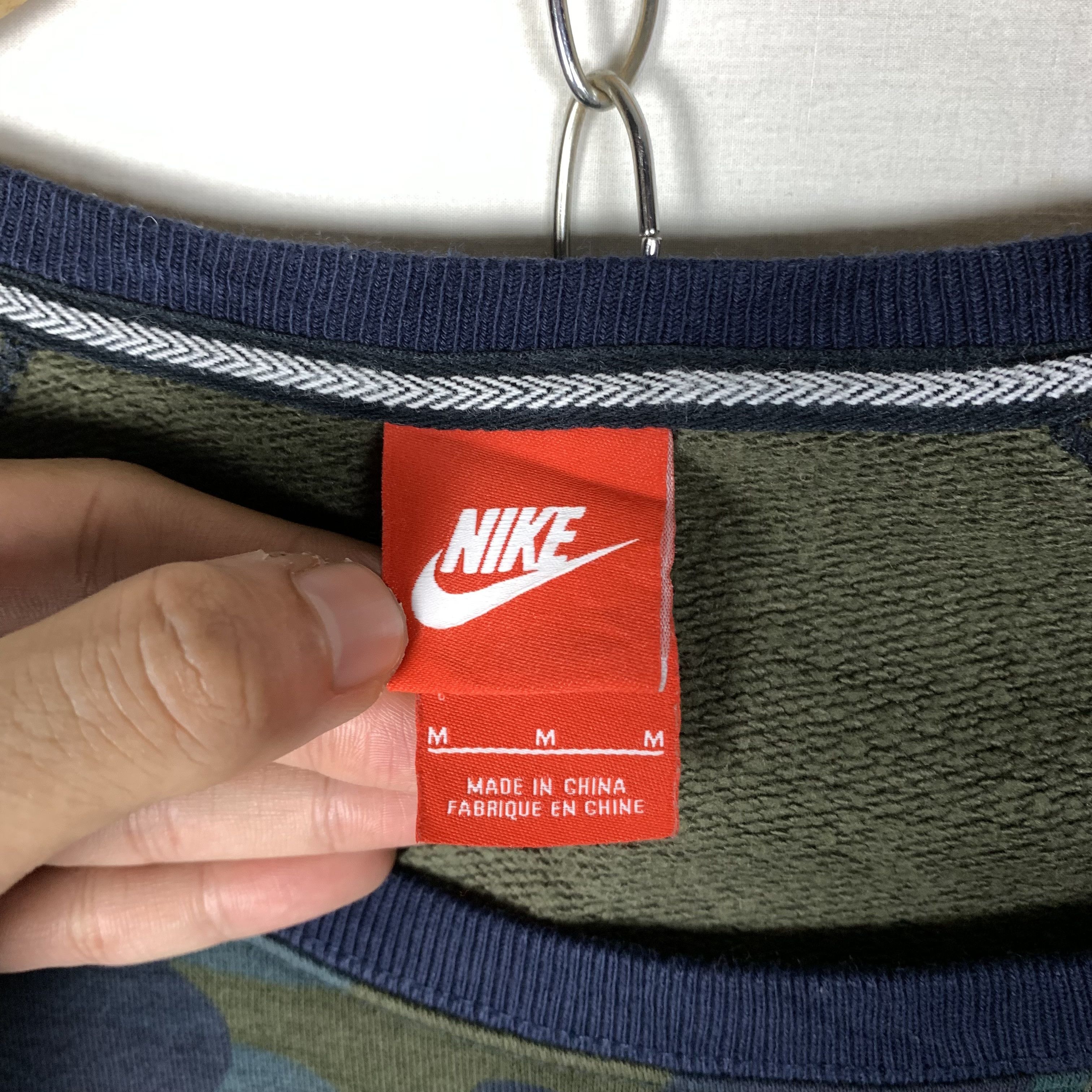 Nike Nike Camo Sweatshirt Crewneck Size M / US 6-8 / IT 42-44 - 4 Thumbnail