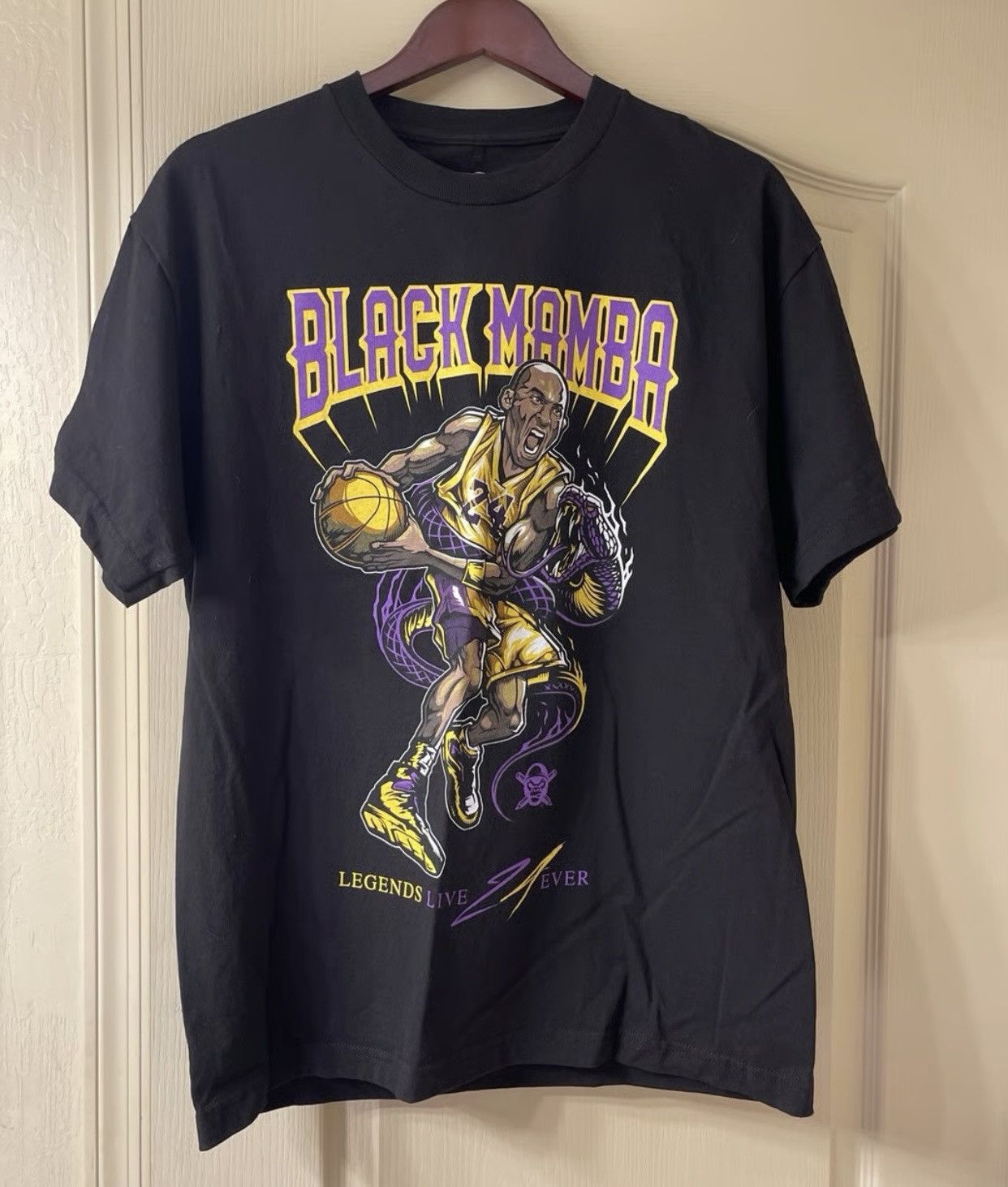 NBA Black Mamba T-shirt Kobe Bryant Legends Live Forever Tee Size US XL / EU 56 / 4 - 1 Thumbnail
