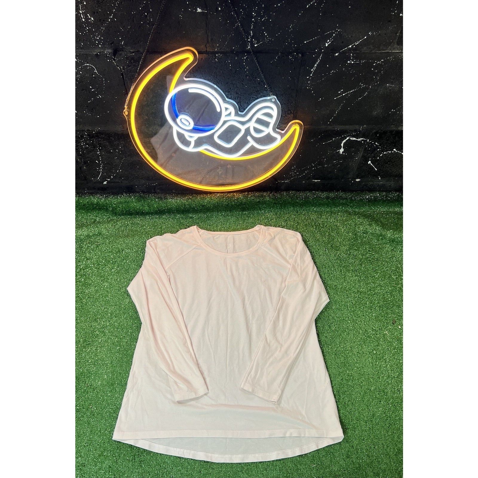 Lululemon Lululemon Swiftly Tech Light Pink Running Log sleeve Sz 10 Size M / US 6-8 / IT 42-44 - 1 Thumbnail