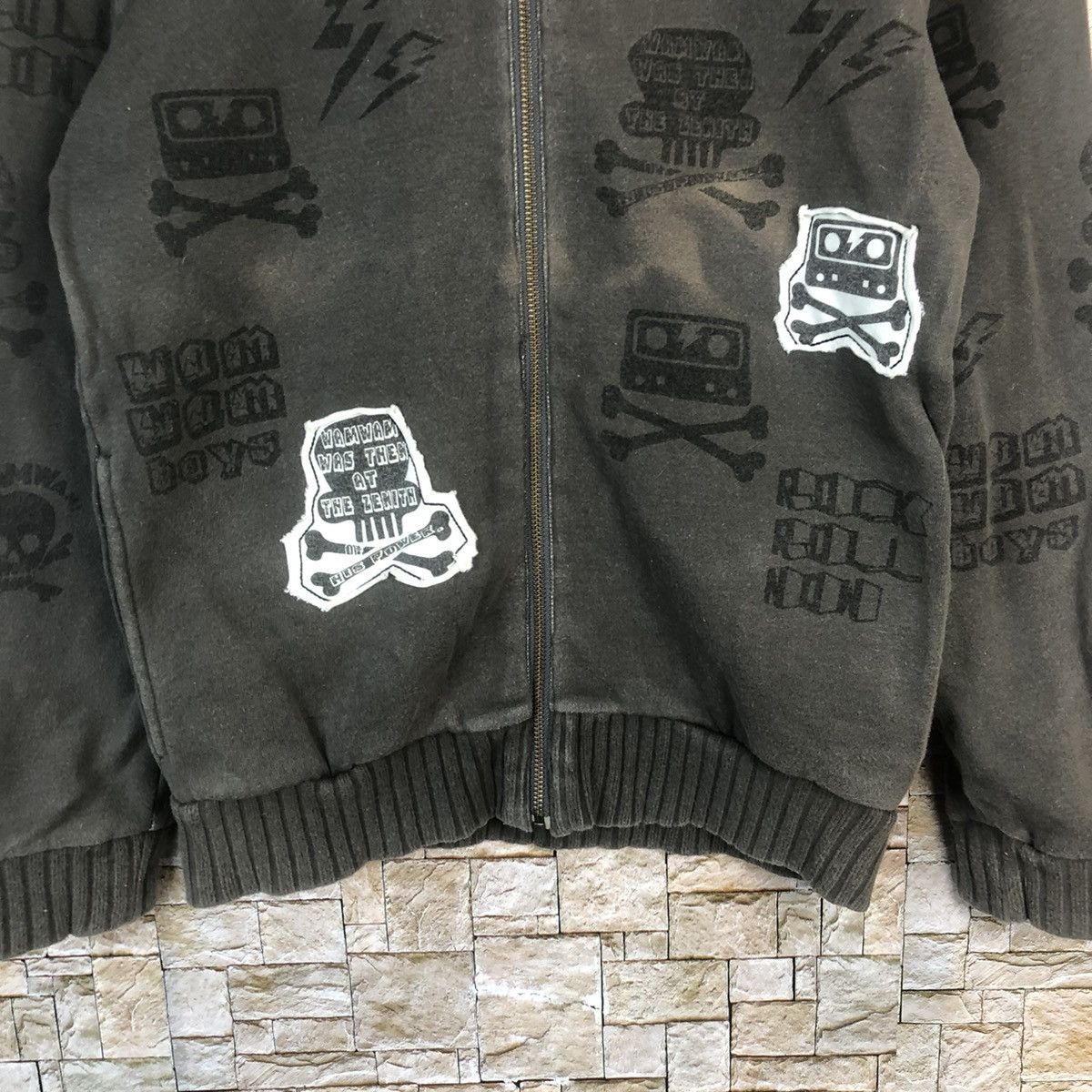 Japanese Brand × Vintage Wam Wam Skulls Brown Sweatshirt #A9 Size US S / EU 44-46 / 1 - 6 Thumbnail