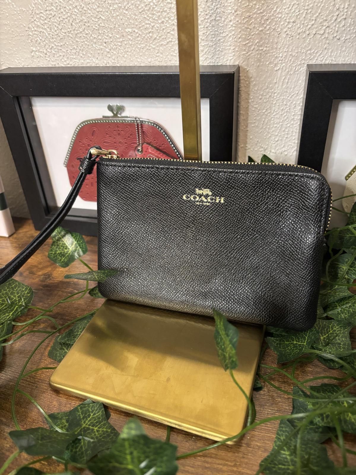 Coach Coach Black Pebbled Wristlet Size ONE SIZE - 1 Thumbnail