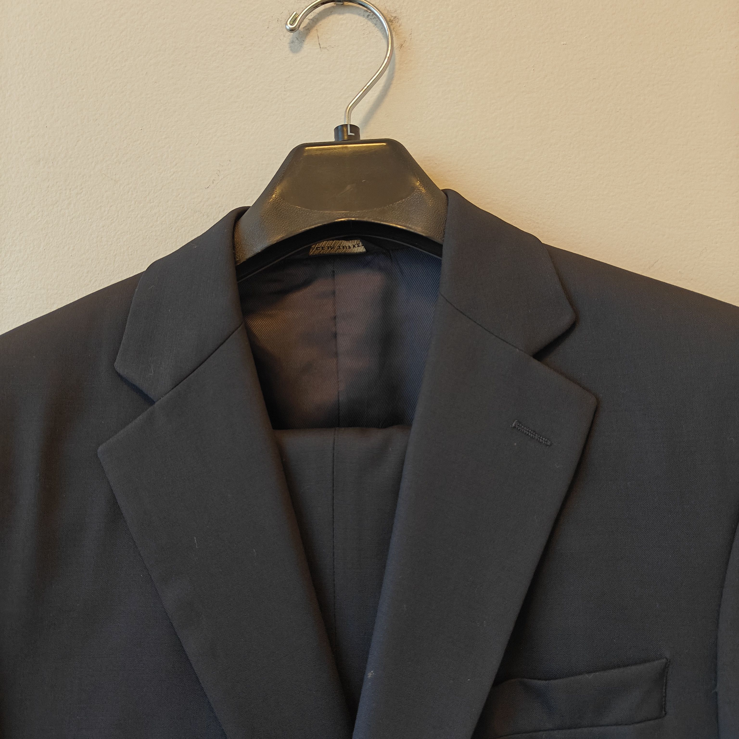 Banana Republic 2000s wool navy suit full set $800 Size 38R - 2 Thumbnail