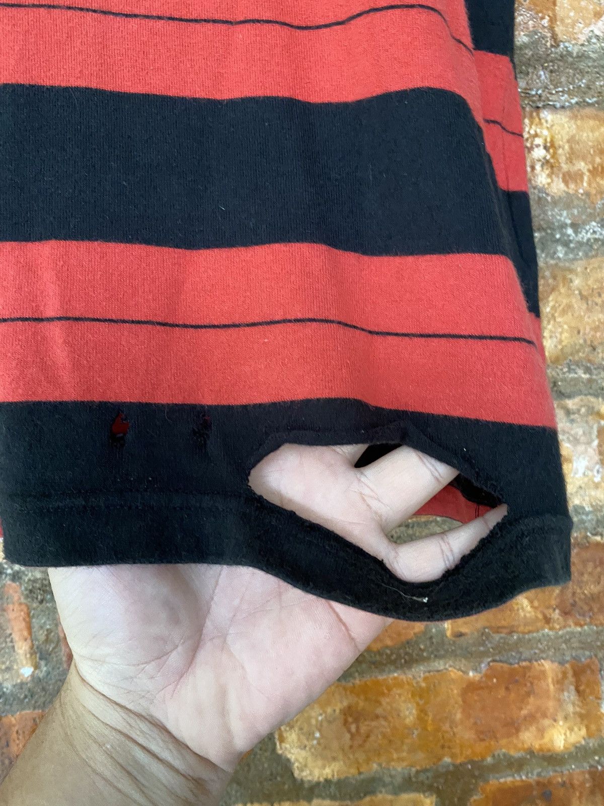 Pledge Pledge Distressed border Cobain tee Size US S / EU 44-46 / 1 - 8 Thumbnail