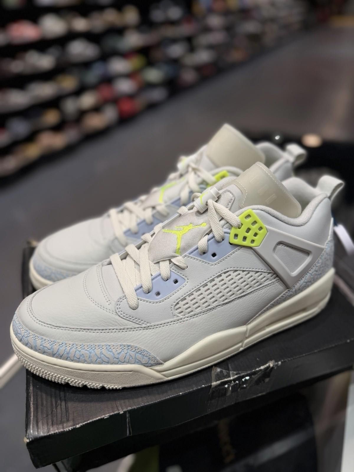 Jordan Brand Jordan Spizike Low Photon Dust Volt Sail Size 13 Authentic Size US 13 / EU 46 - 6 Thumbnail