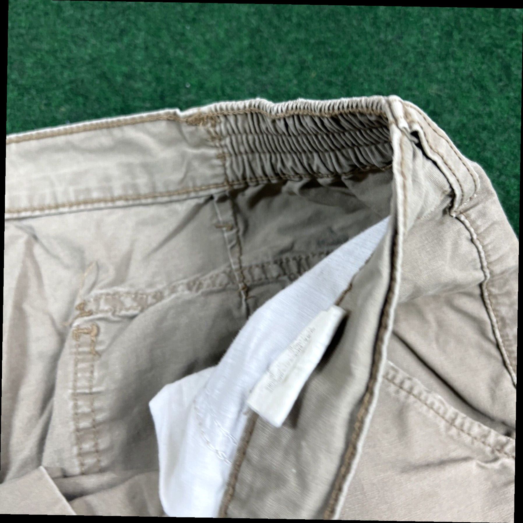 Wrangler Wrangler Men's Relaxed Mid Rise Faded Khaki Y2K Classic Cargo Shorts Size 36x10 Size US 36 / EU 52 - 5 Thumbnail