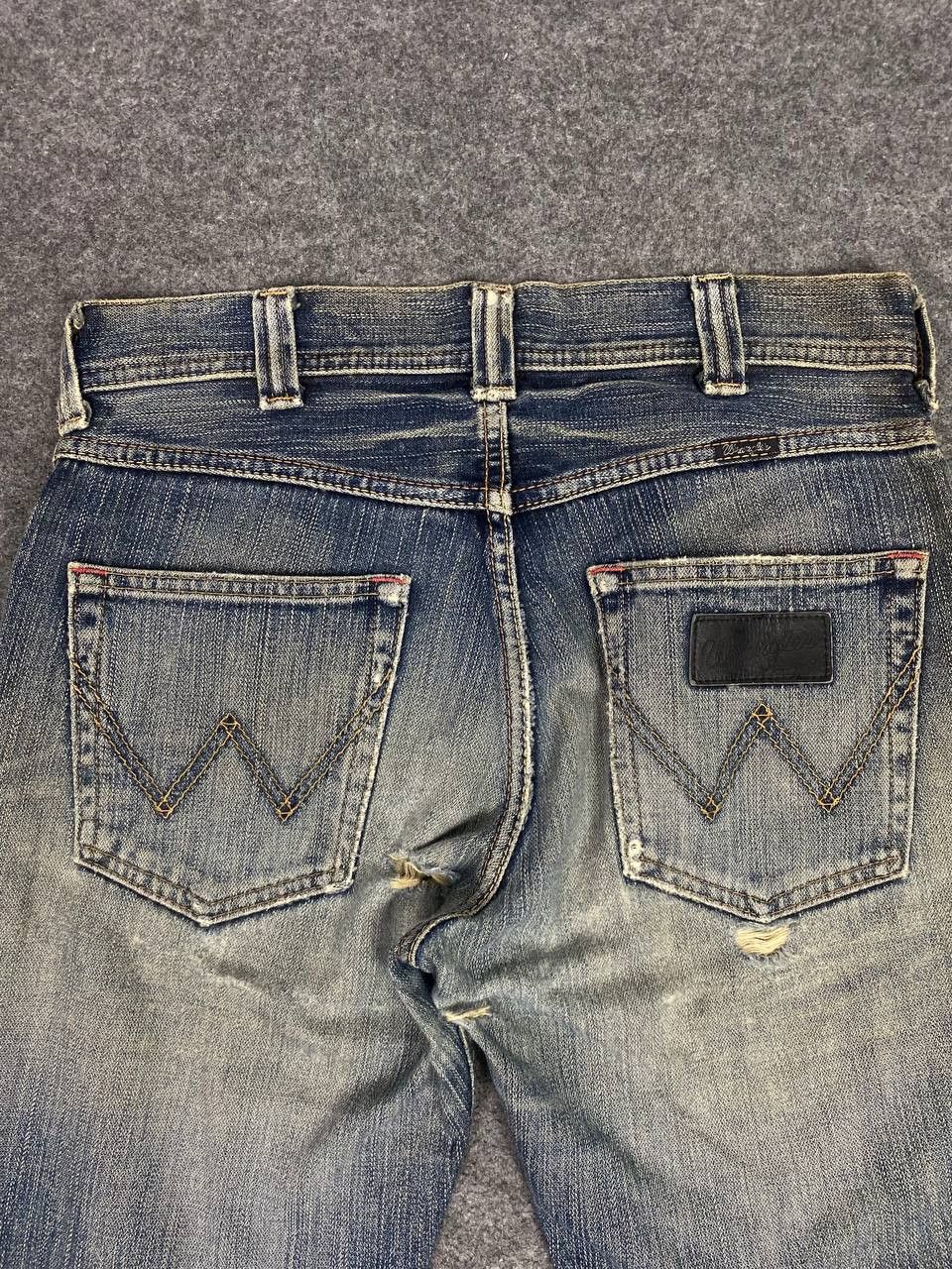 Wrangler vintage wrangler uneven faded distressed denim Size US 32 / EU 48 - 3 Thumbnail