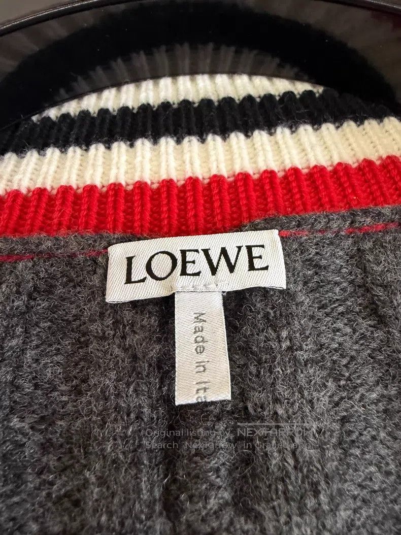 Loewe Loewe Gray V-neck sweater, 100% wool, made in Italy Size M / US 6-8 / IT 42-44 - 3 Thumbnail