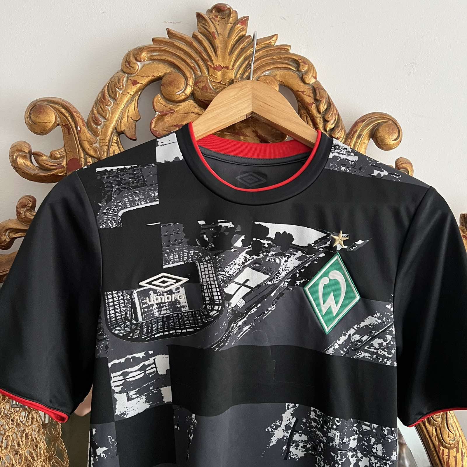 Umbro Umbro 2020-21 Werder Bremen Soccer Jersey Sz s Size US S / EU 44-46 / 1 - 4 Thumbnail