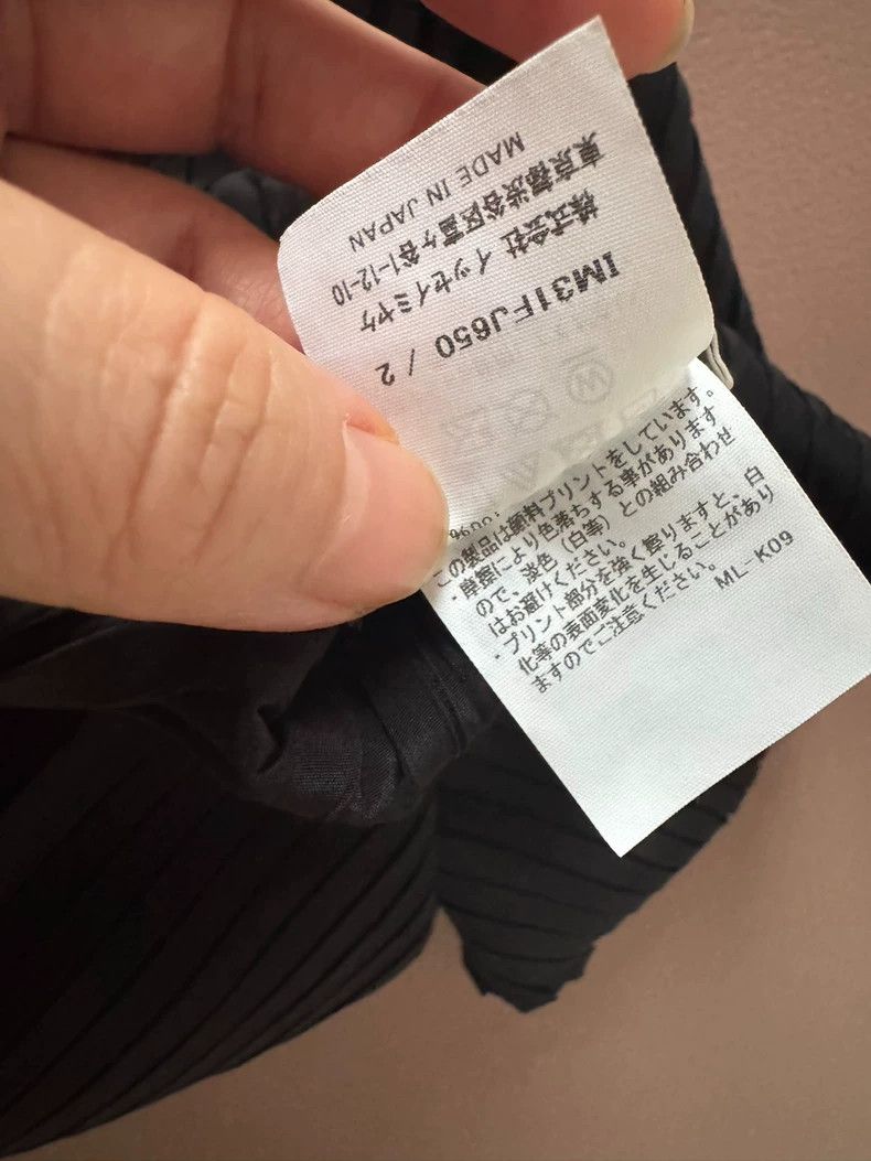 Issey Miyake Issey Miyake size:2 Black pleated short-sleeved shirt Size S / US 4 / IT 40 - 4 Thumbnail