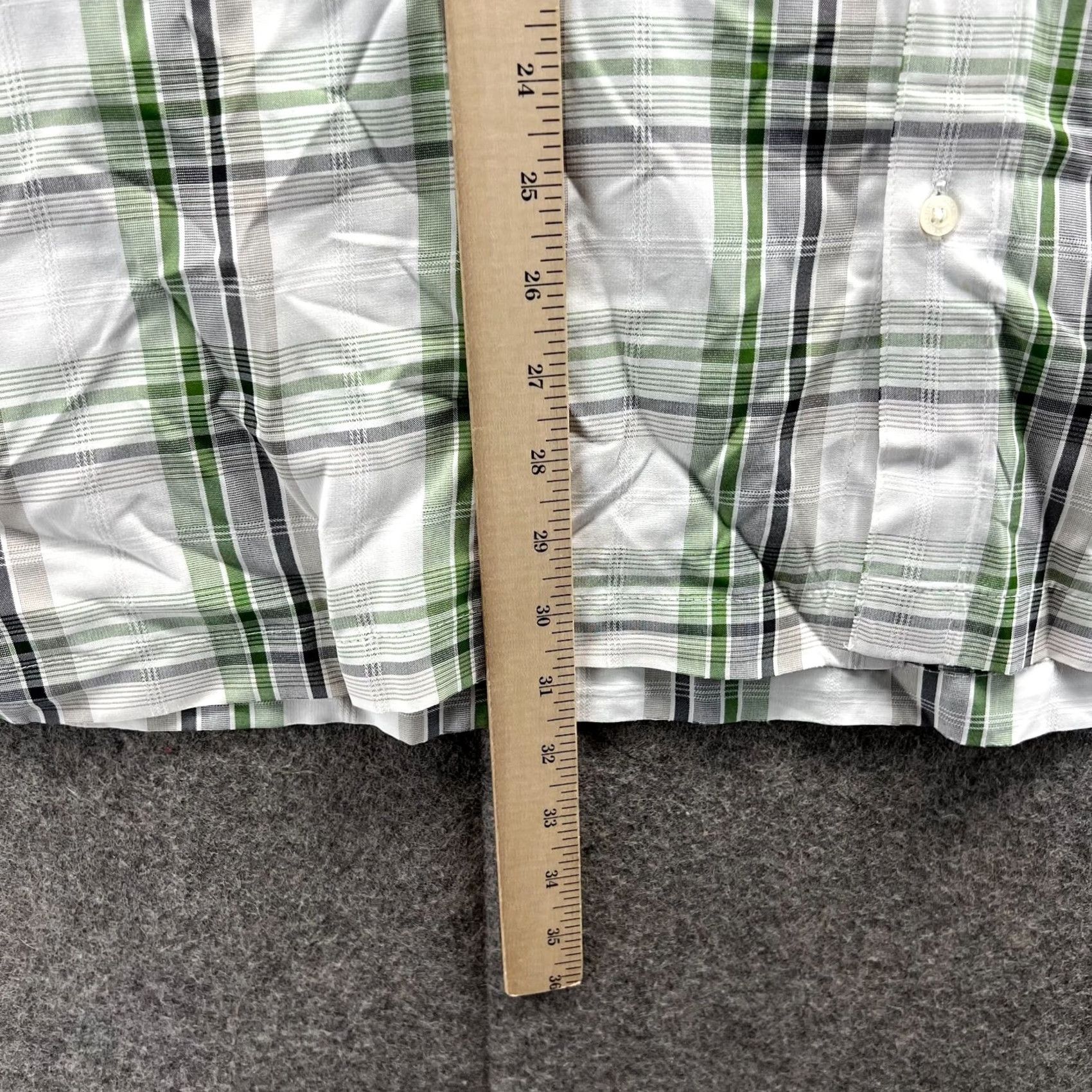 Quiksilver VINTAGE Quiksilver Shirt Mens XL Green White Button Down Plaid Short Sleeve Preppy Casual Workwear Mens XL Green Plaid Button-Up Size US XL / EU 56 / 4 - 7 Thumbnail