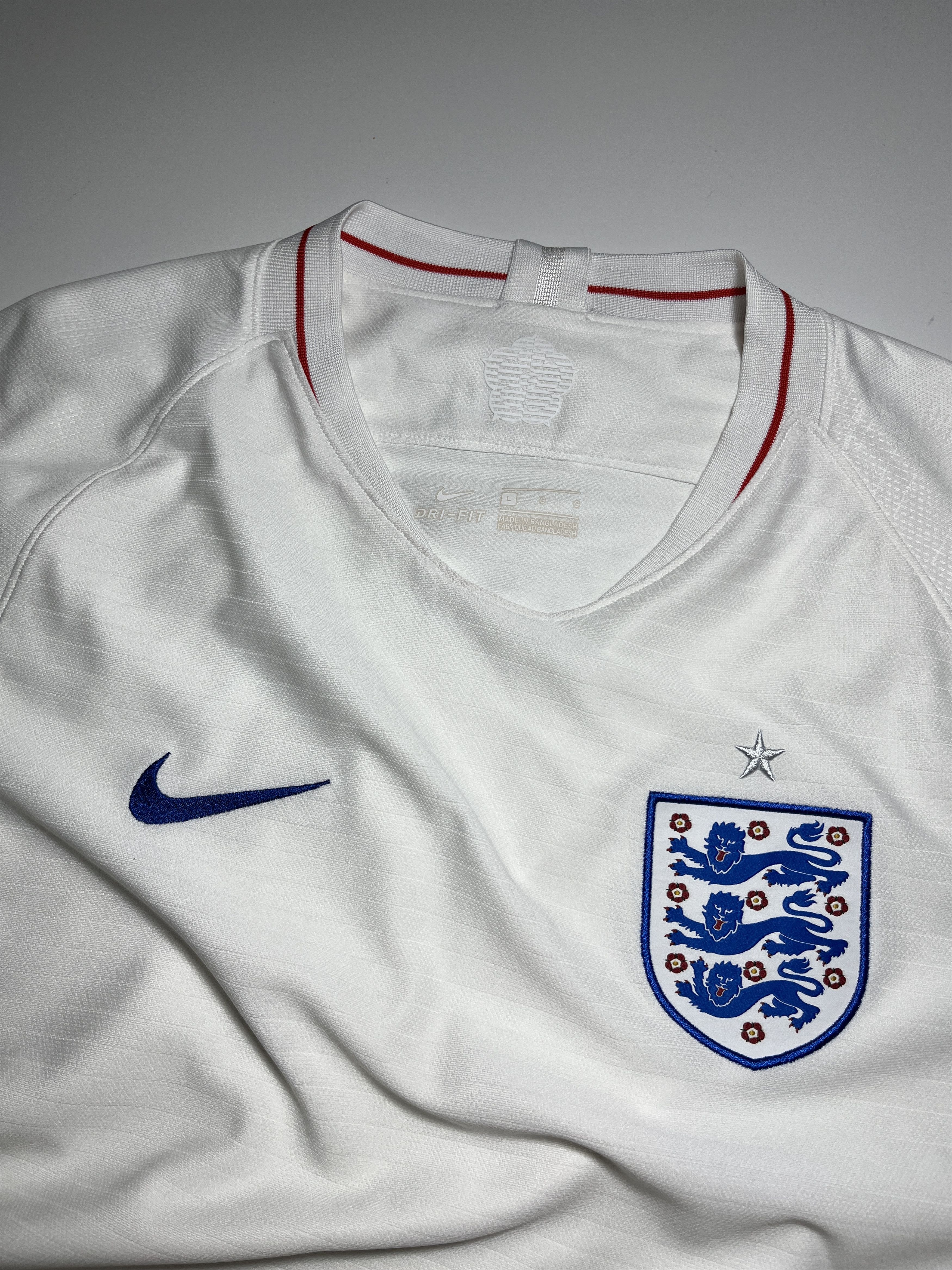 Nike Nike England National Team 2018-2019 Home Football Jersey Size US L / EU 52-54 / 3 - 7 Thumbnail